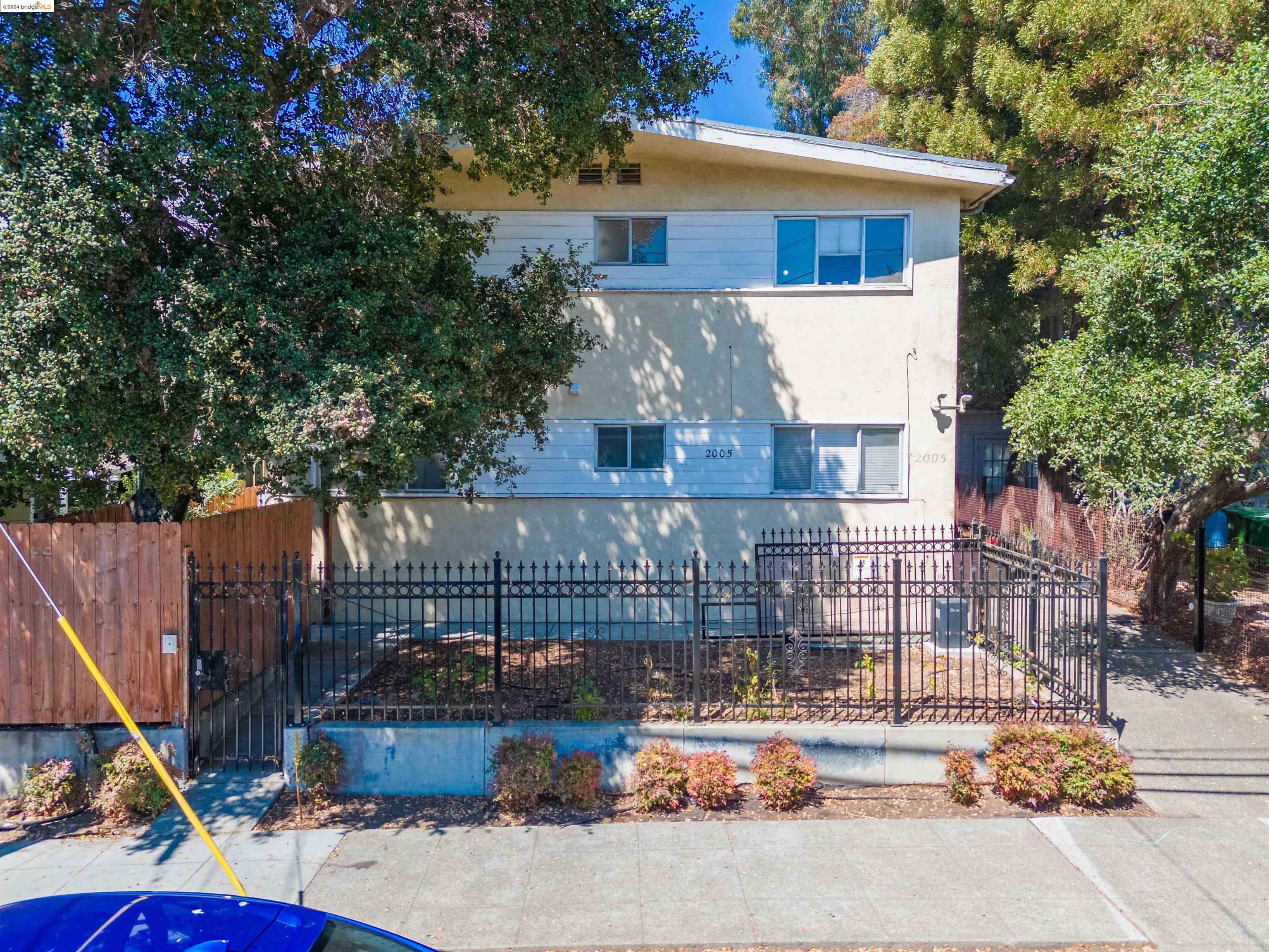 Detail Gallery Image 2 of 34 For 2005 Berkeley Way, Berkeley,  CA 94704 - – Beds | – Baths