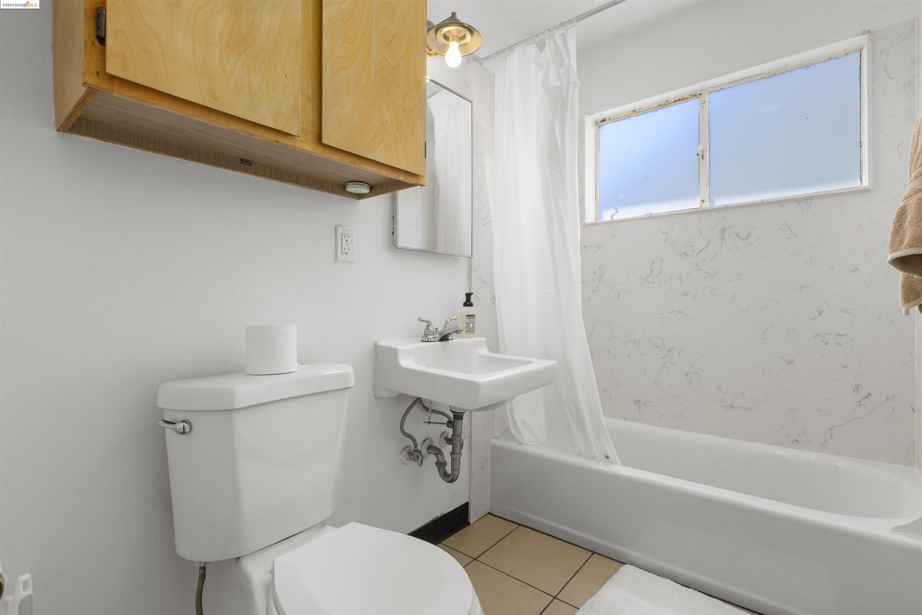 Detail Gallery Image 18 of 34 For 2005 Berkeley Way, Berkeley,  CA 94704 - – Beds | – Baths