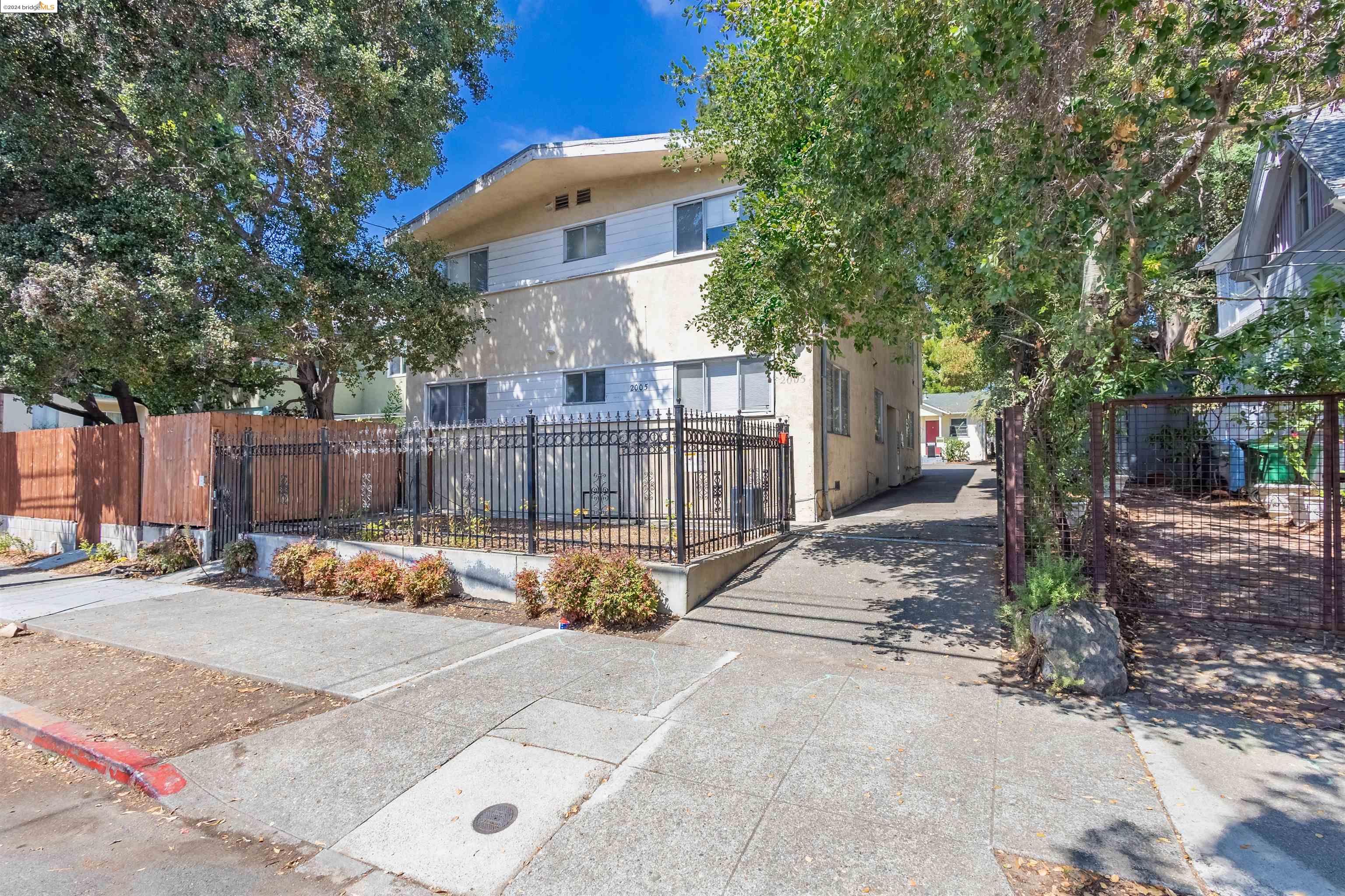 Detail Gallery Image 22 of 34 For 2005 Berkeley Way, Berkeley,  CA 94704 - – Beds | – Baths
