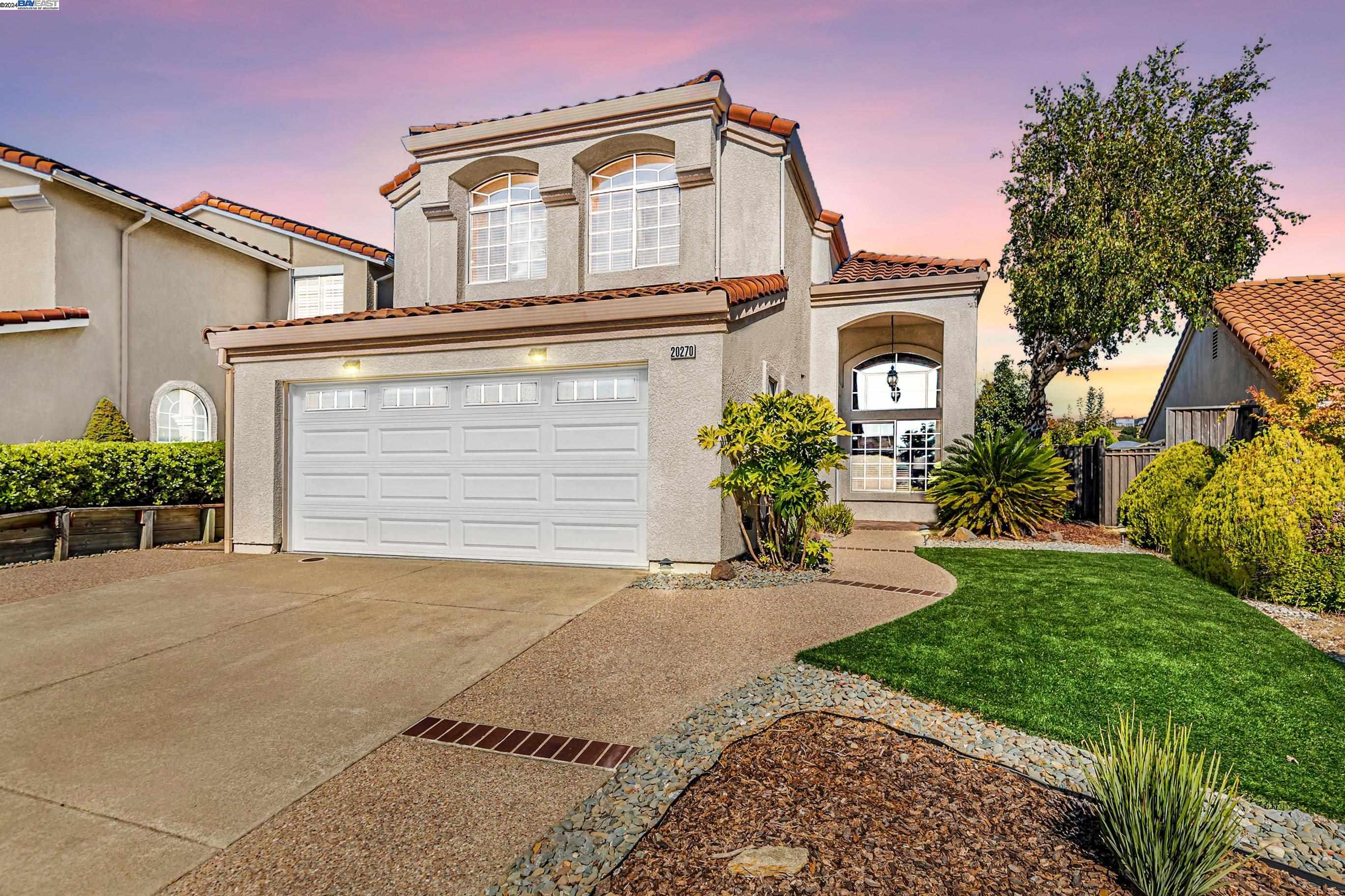 Detail Gallery Image 1 of 1 For 20270 Glenwood Dr, Castro Valley,  CA 94552 - 4 Beds | 3 Baths