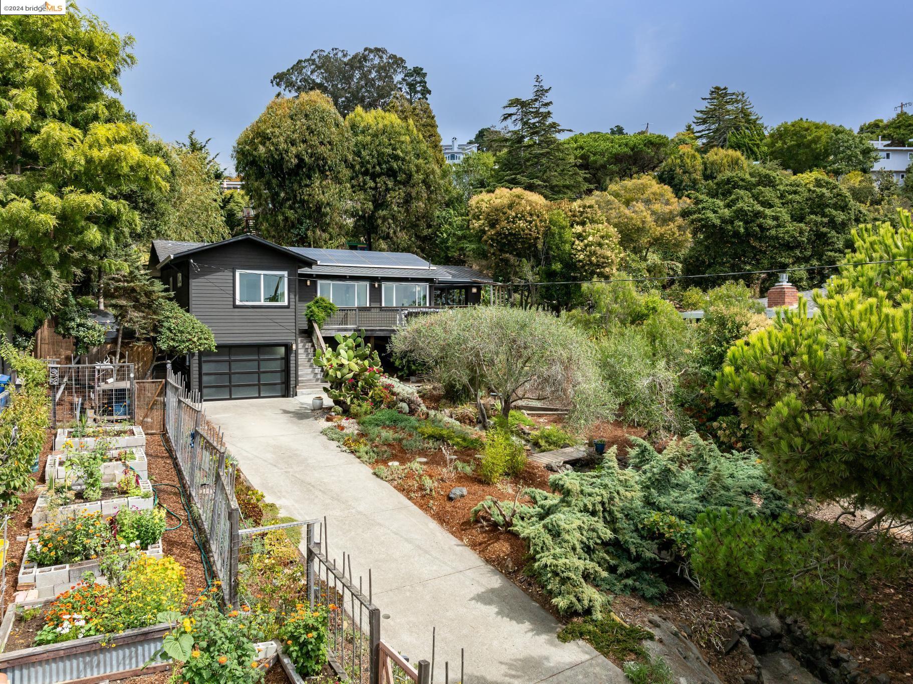 Detail Gallery Image 1 of 1 For 840 Seaview Drive, El Cerrito,  CA 94530 - 3 Beds | 2 Baths
