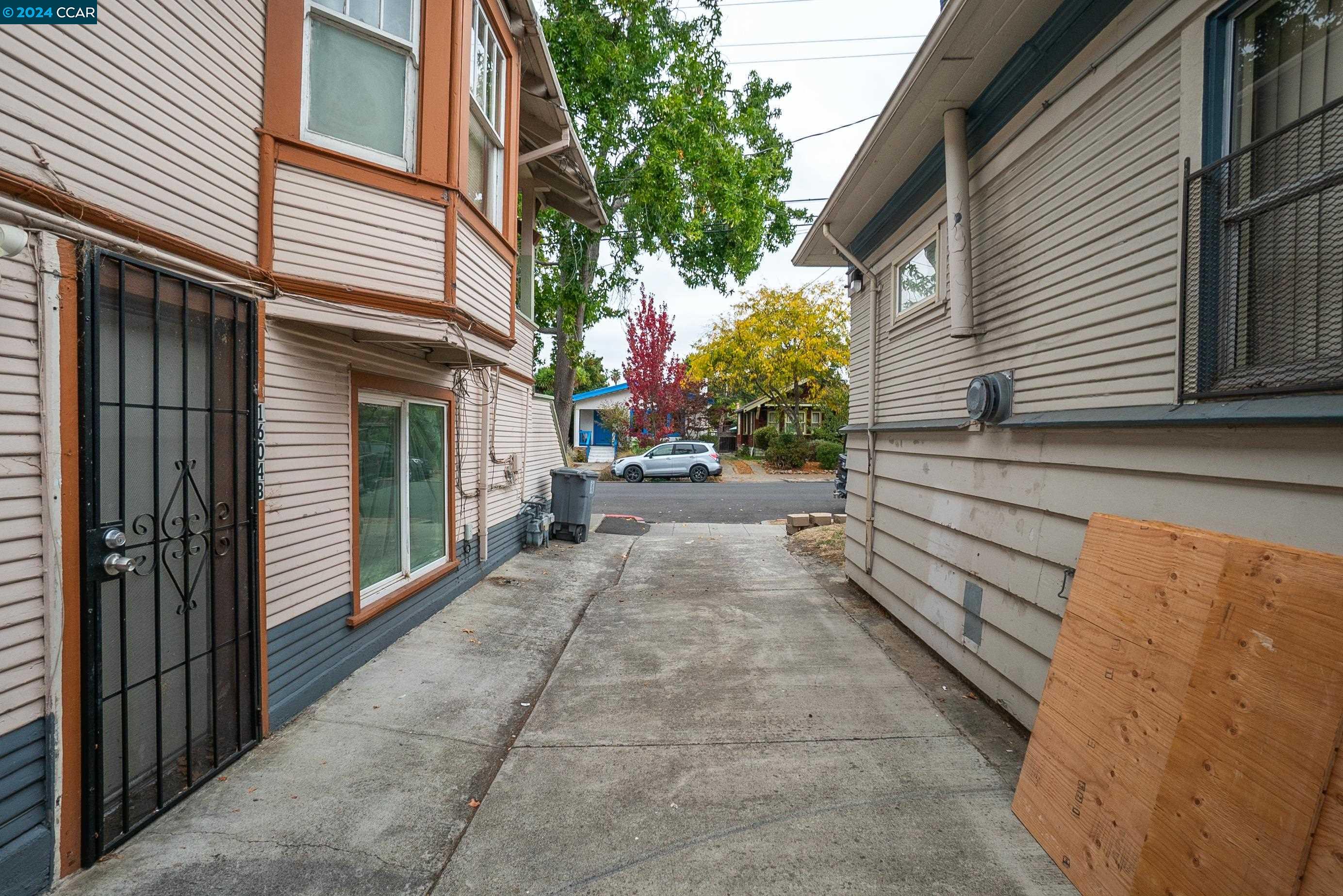 Detail Gallery Image 5 of 5 For 1606 Derby St, Berkeley,  CA 94703 - 1 Beds | 1 Baths