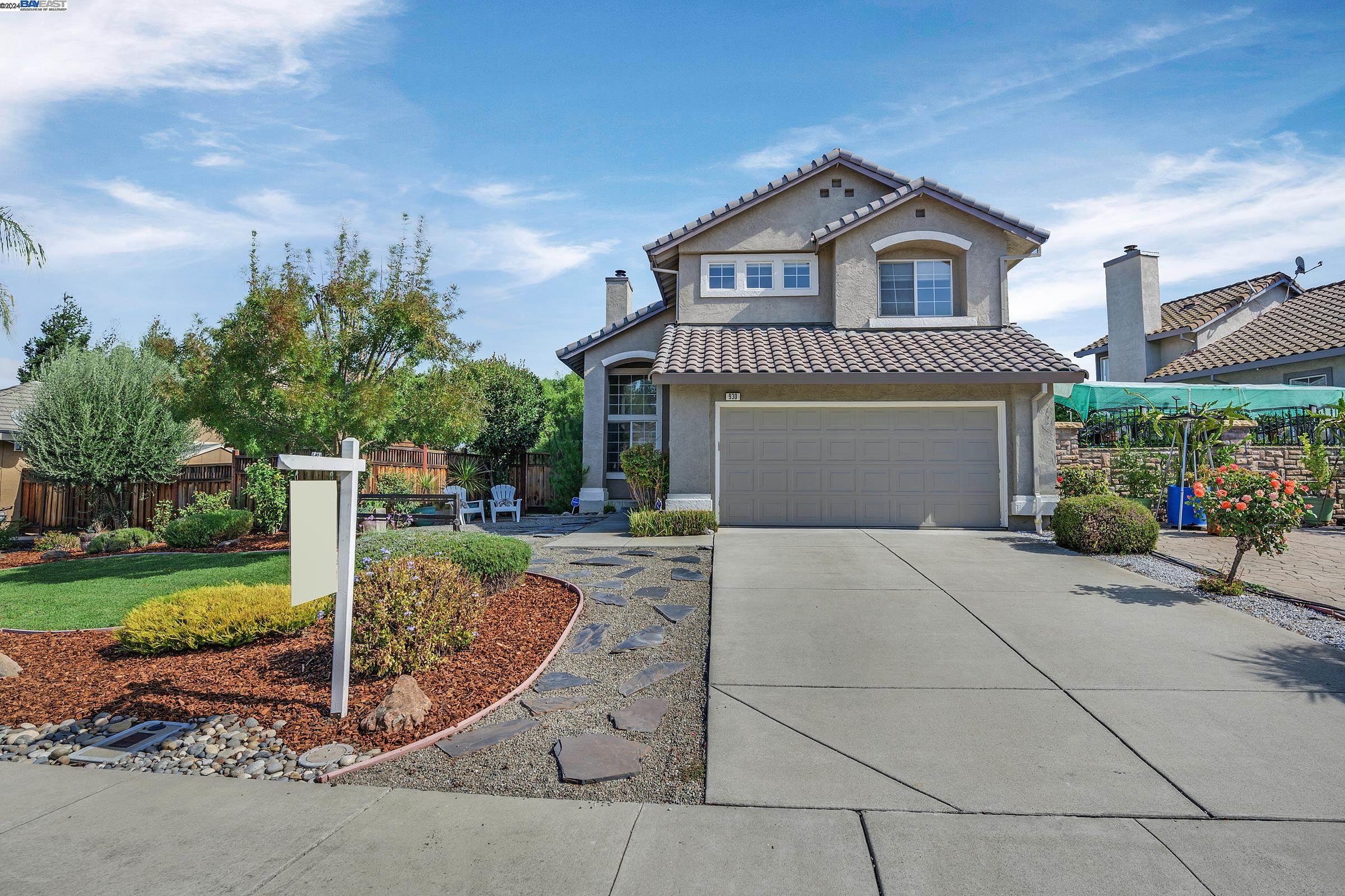 Detail Gallery Image 1 of 1 For 930 Marcella St, Livermore,  CA 94550 - 4 Beds | 2/1 Baths
