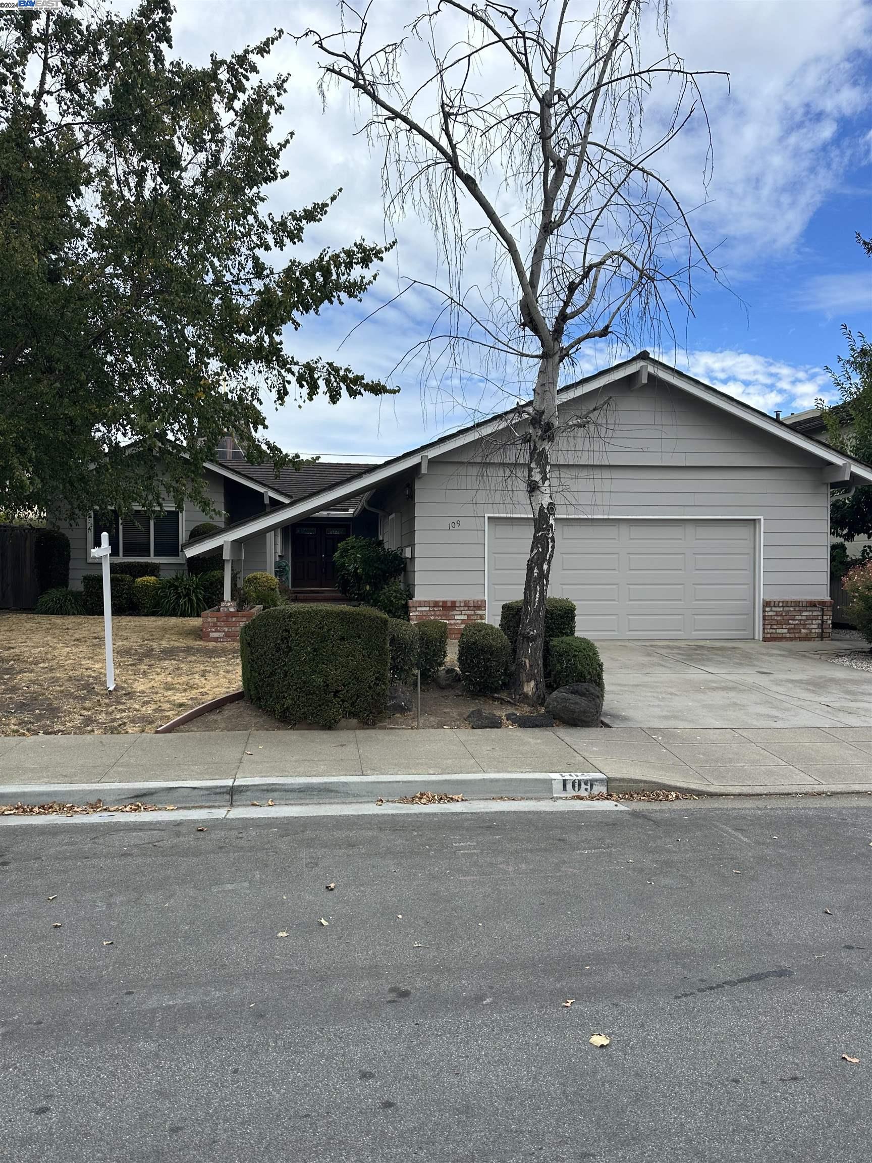 Detail Gallery Image 1 of 1 For 109 Castilian Way, San Mateo,  CA 94402 - 3 Beds | 2/1 Baths