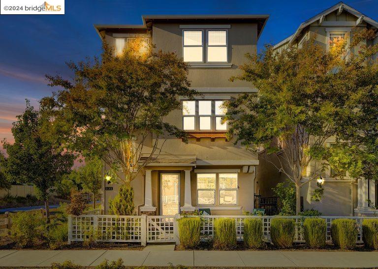 Detail Gallery Image 1 of 1 For 3161 Estero Ter, Fremont,  CA 94538 - 3 Beds | 2/1 Baths
