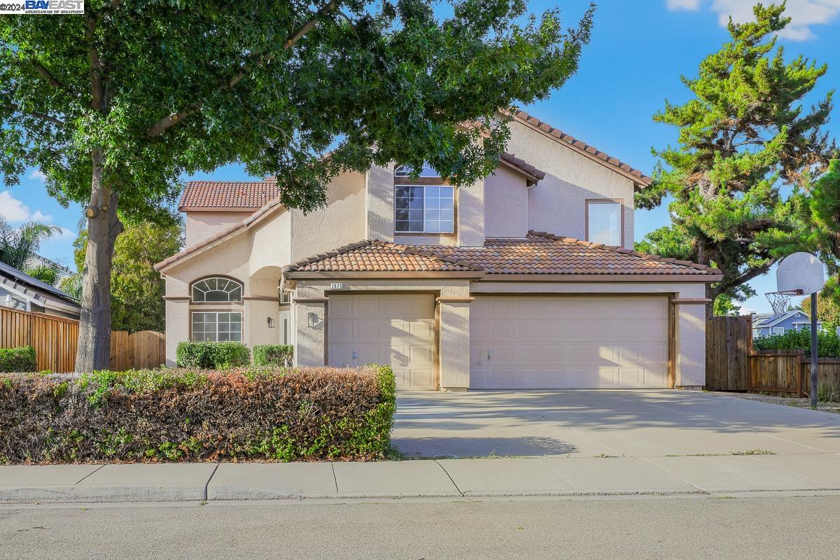 Detail Gallery Image 1 of 1 For 1925 Harvest Landing Ct, Tracy,  CA 95376 - 5 Beds | 3 Baths