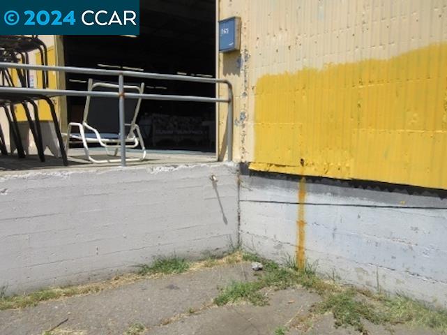 Detail Gallery Image 13 of 16 For 4250 E 10th St, Oakland,  CA 94608 - – Beds | – Baths