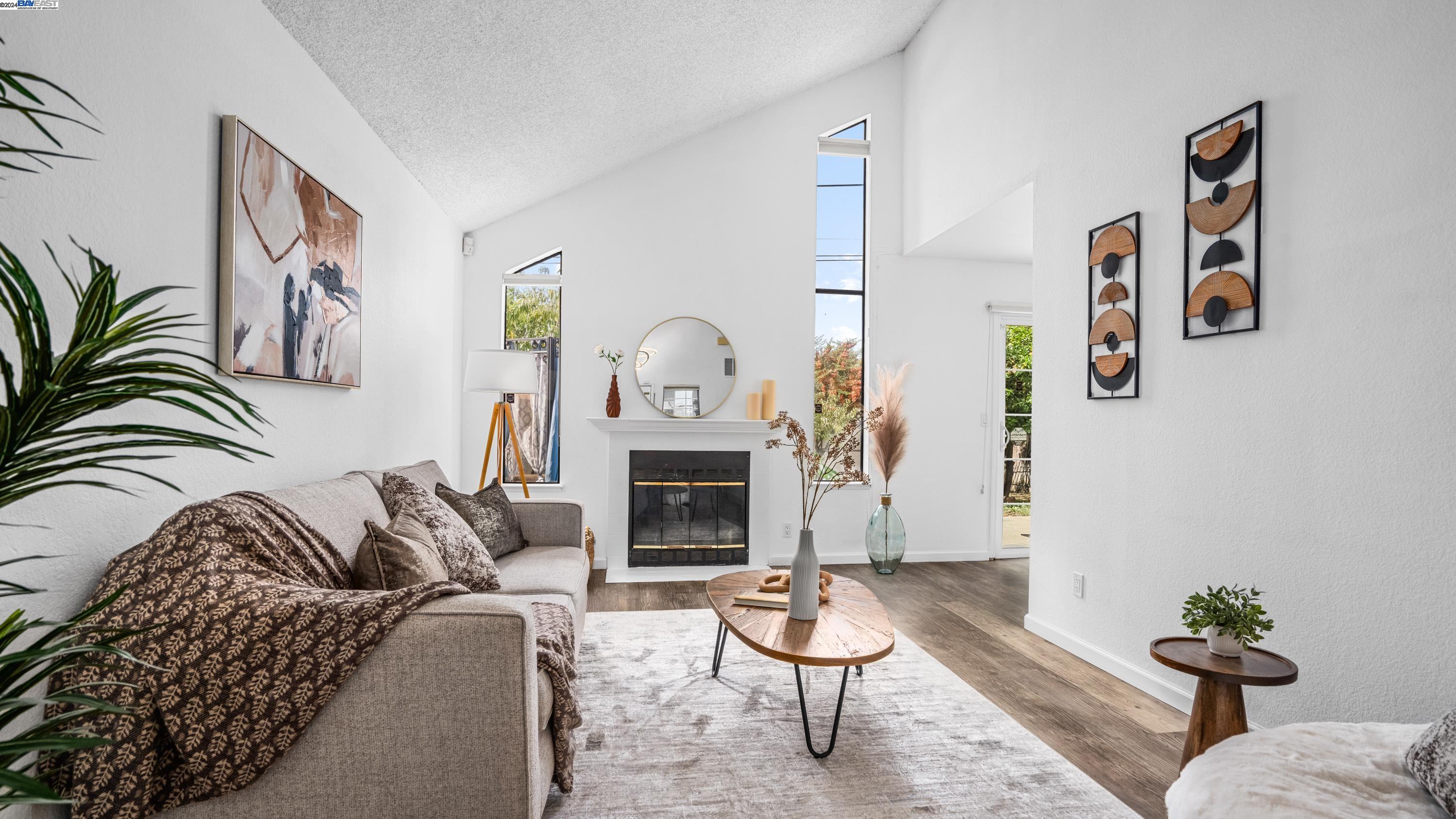 Detail Gallery Image 1 of 1 For 29125 Lone Tree Pl, Hayward,  CA 94544 - 3 Beds | 3 Baths
