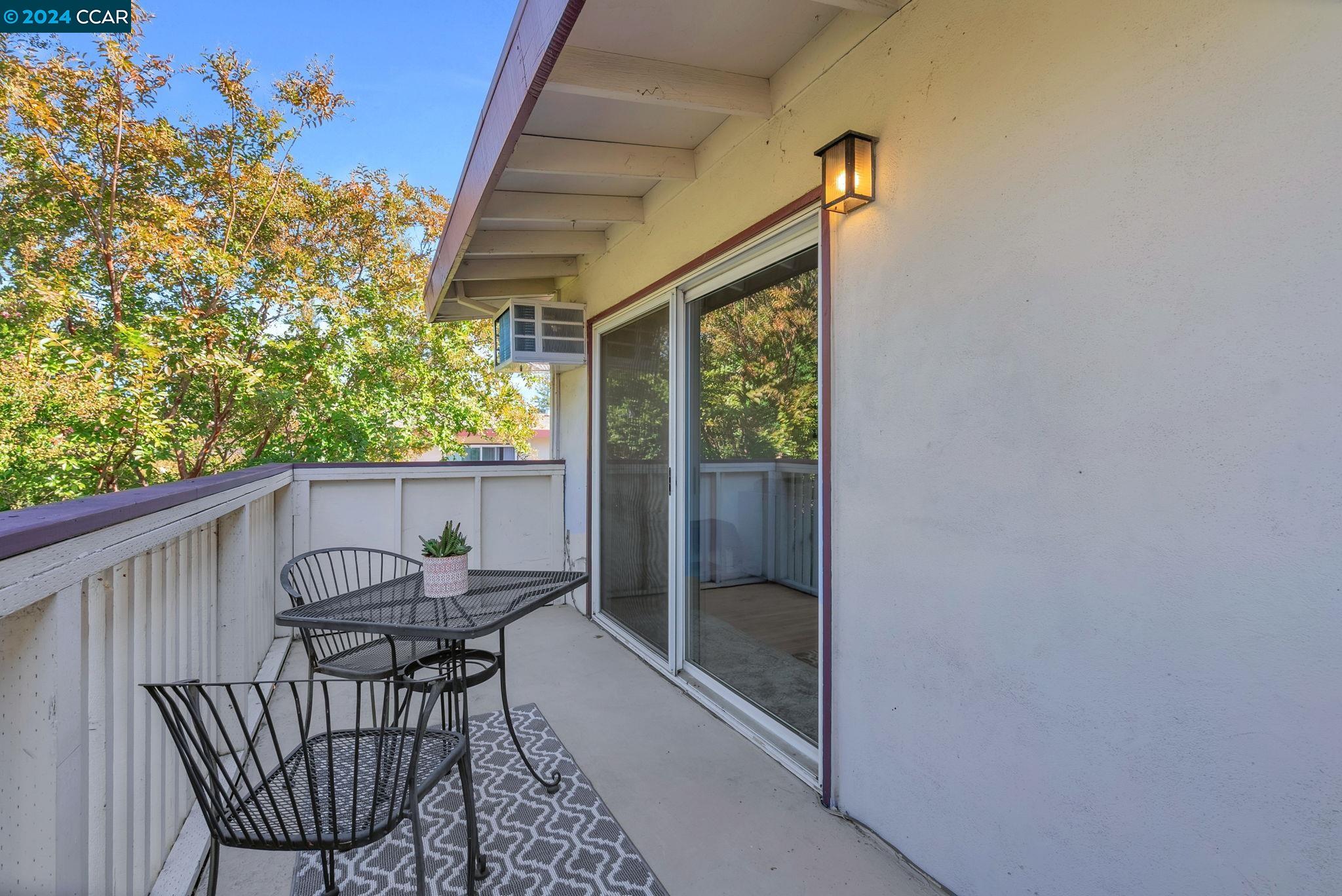 Detail Gallery Image 13 of 18 For 2180 Geary Rd #4,  Pleasant Hill,  CA 94523 - 2 Beds | 1 Baths