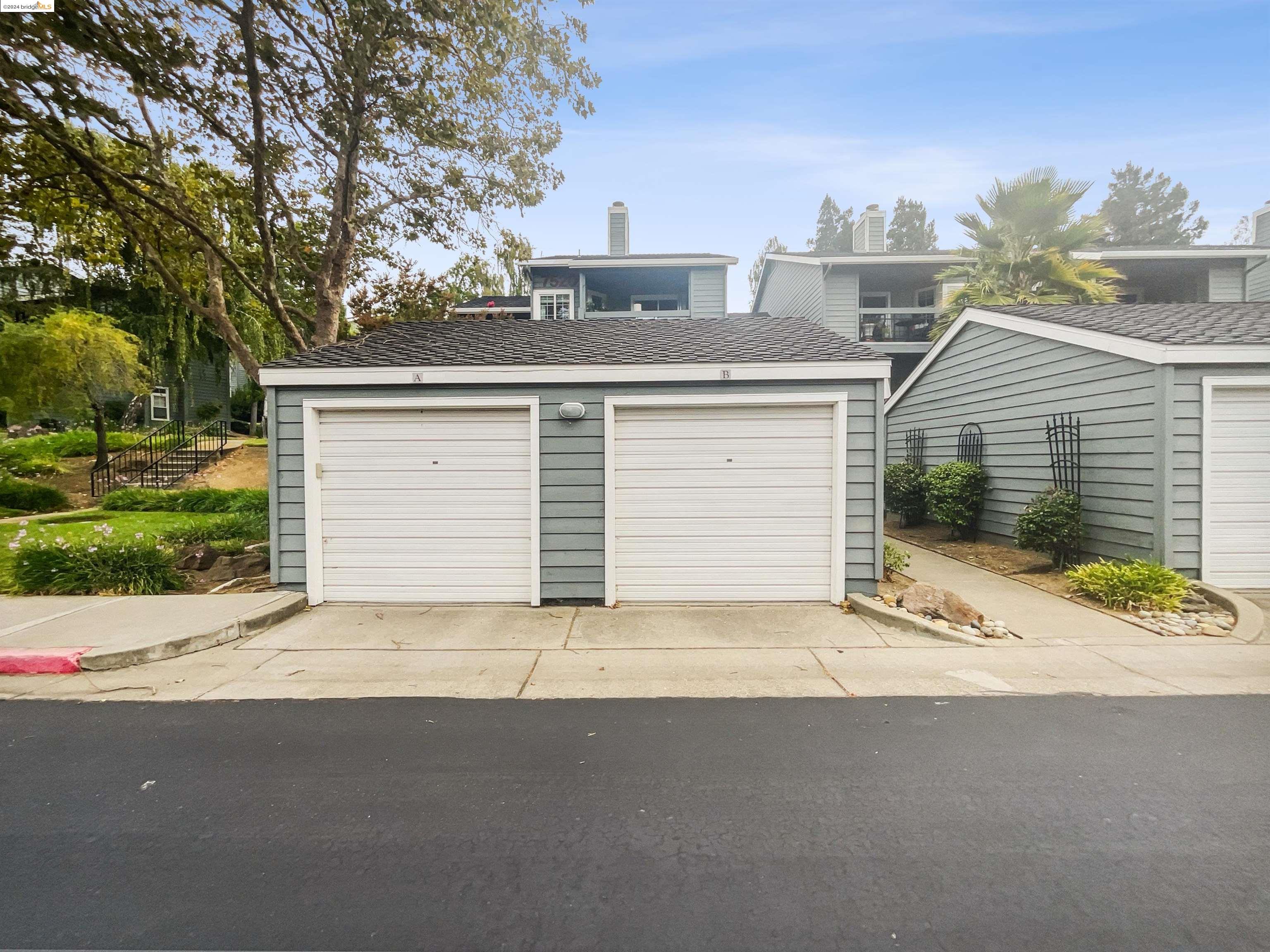 Detail Gallery Image 1 of 1 For 7520 Canyon Meadow Cir a,  Pleasanton,  CA 94588 - 2 Beds | 2 Baths