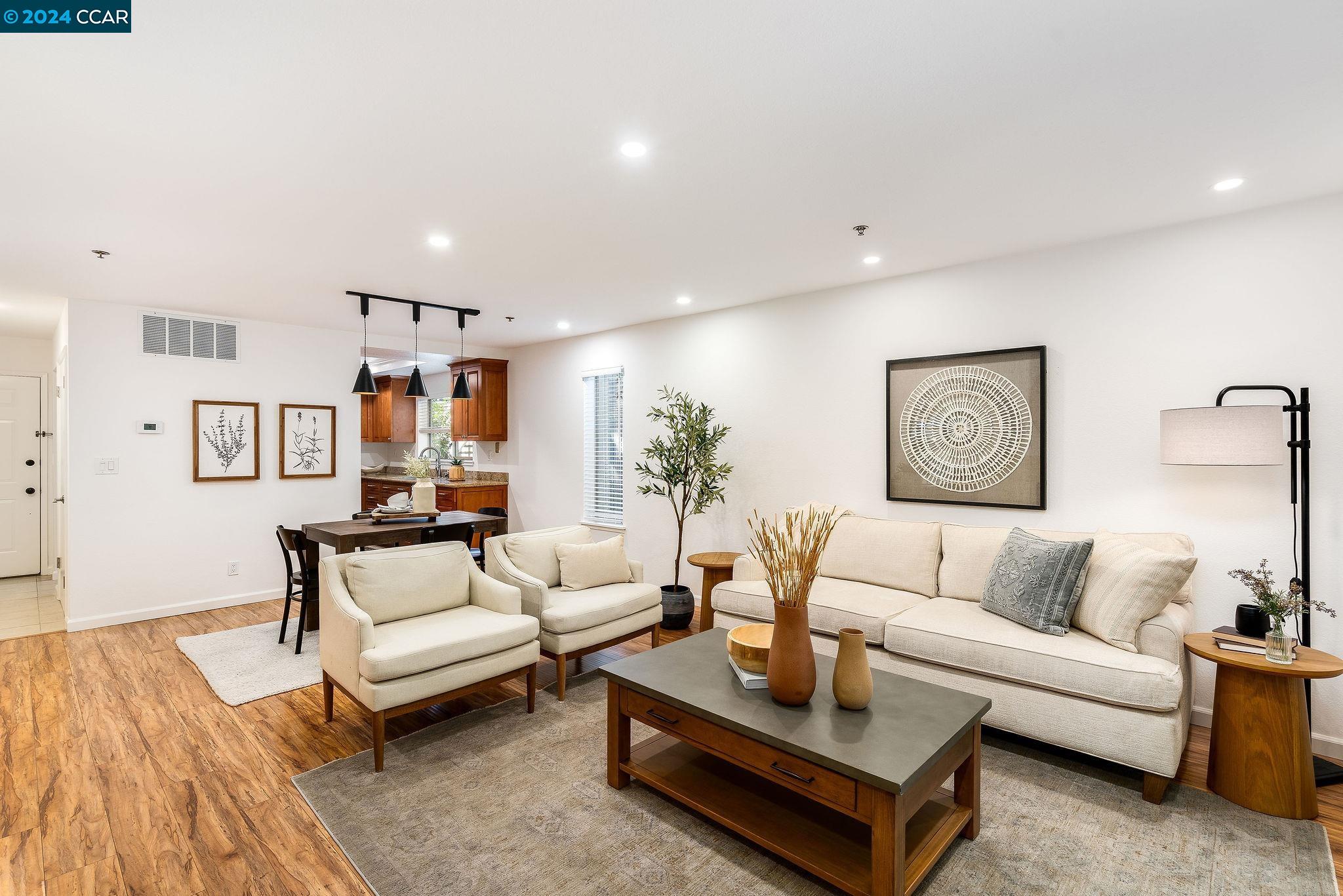 Photo #2: 41073956 Listing 