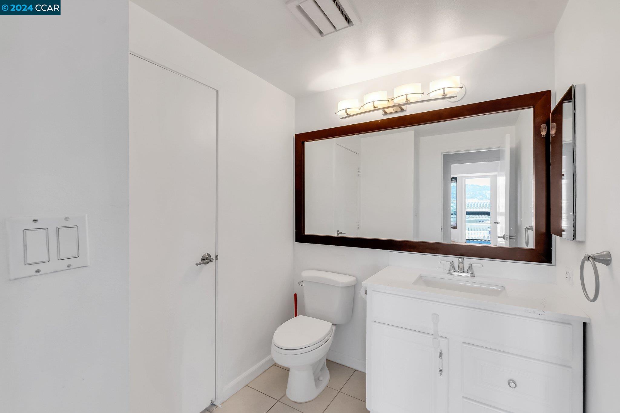 6363 Christie Ave # 1425, Emeryville, California 94608, 1 Bedroom Bedrooms, 3 Rooms Rooms,1 BathroomBathrooms,Residential,For Sale,6363 Christie Ave # 1425,41073959