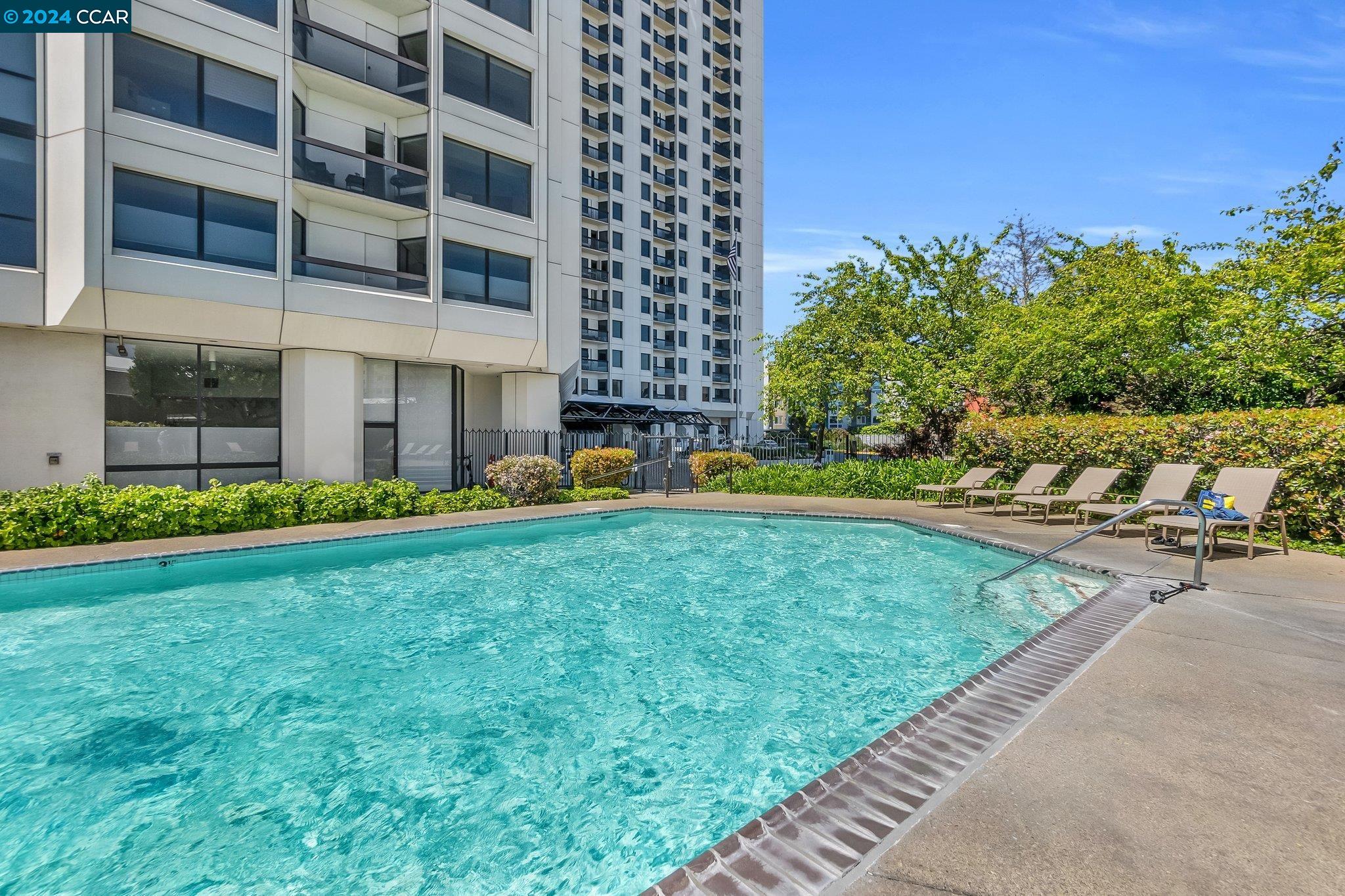 6363 Christie Ave # 1425, Emeryville, California 94608, 1 Bedroom Bedrooms, 3 Rooms Rooms,1 BathroomBathrooms,Residential,For Sale,6363 Christie Ave # 1425,41073959