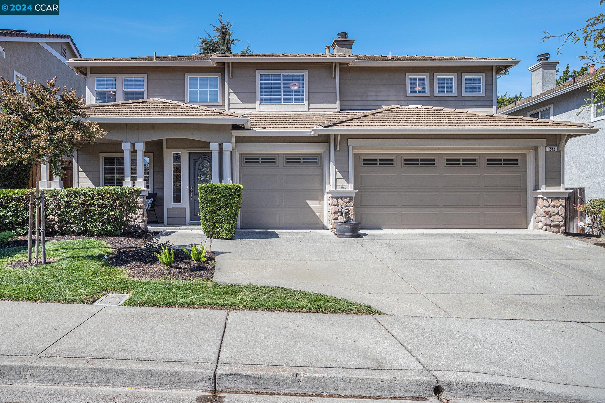 Detail Gallery Image 1 of 1 For 282 Oakwood Cir, Martinez,  CA 94553 - 5 Beds | 3 Baths