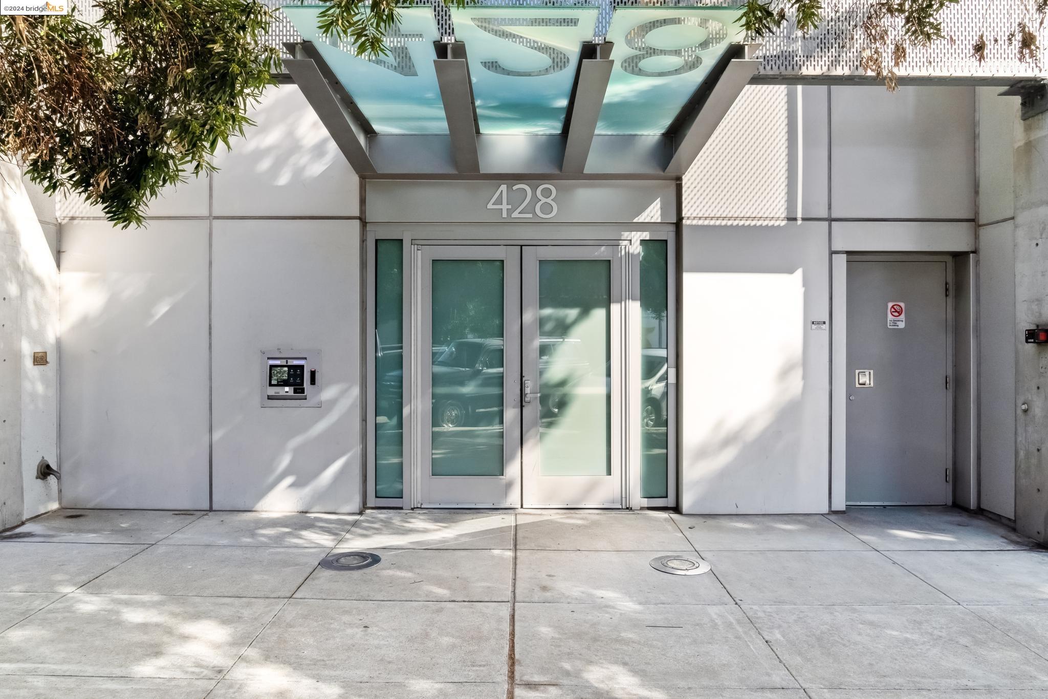 428 Alice St 504