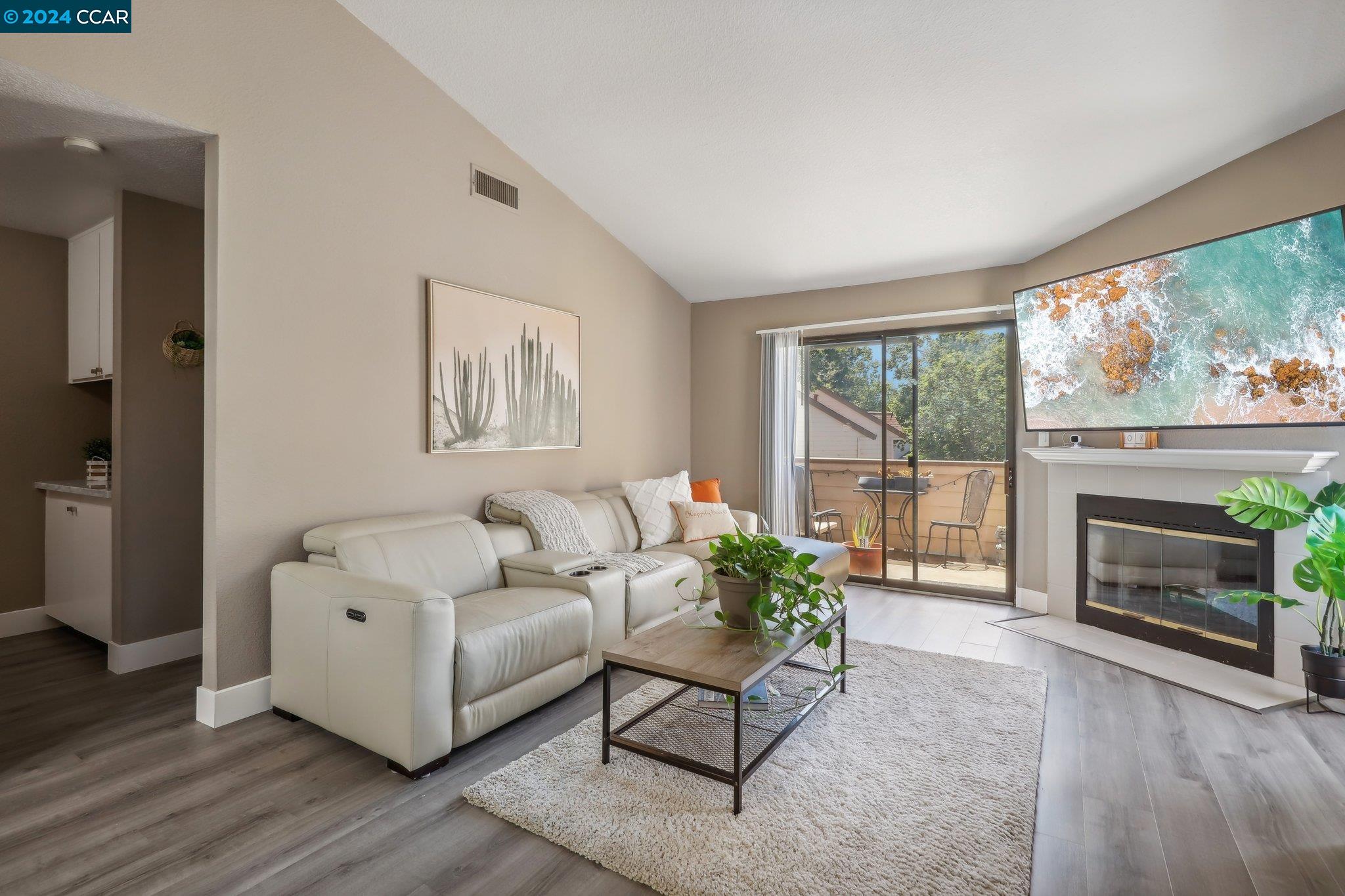 Detail Gallery Image 2 of 21 For 5647 Walnut Ave #40,  Orangevale,  CA 95662 - 2 Beds | 1/1 Baths