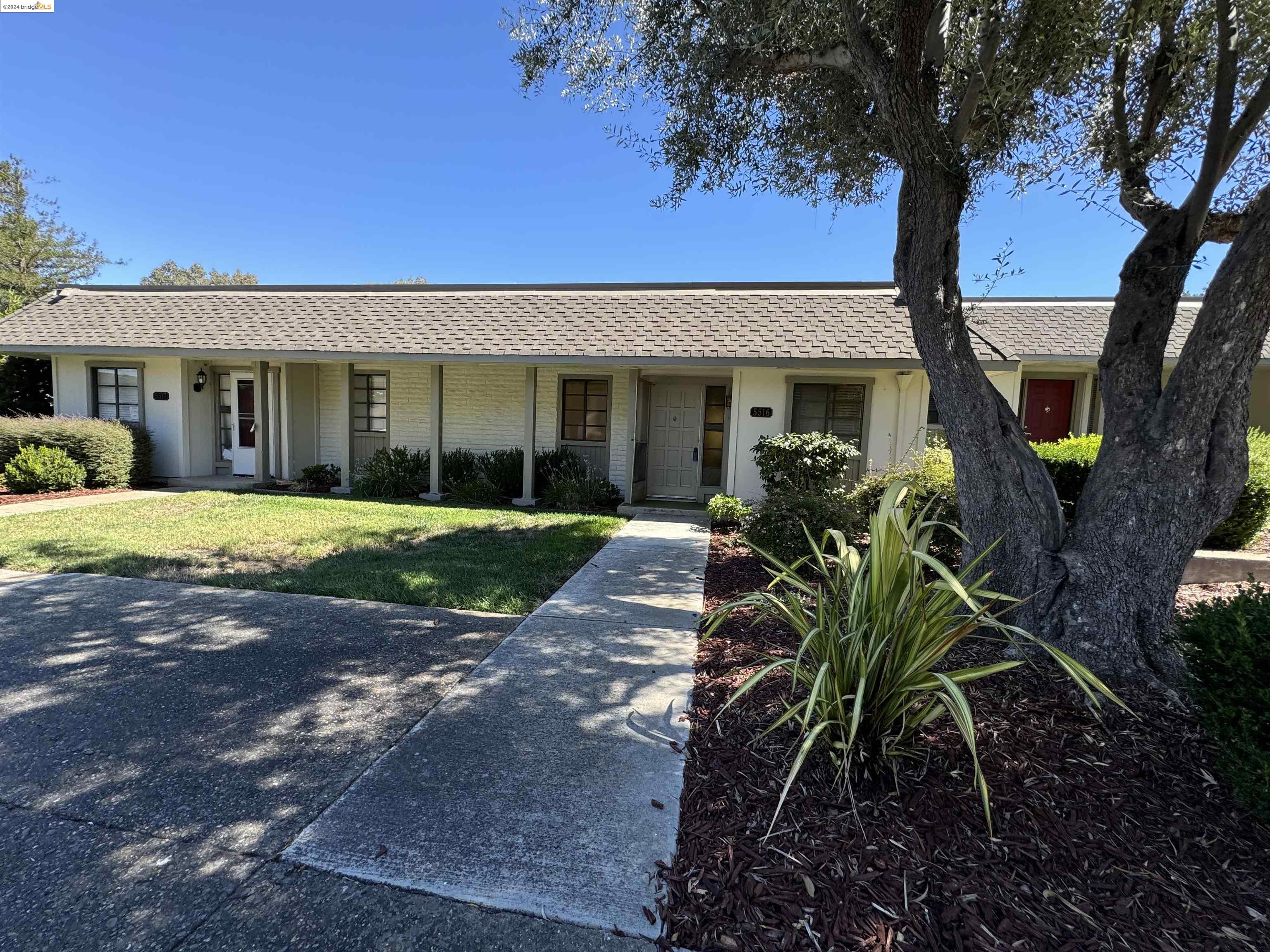 Detail Gallery Image 1 of 1 For 5516 Cribari Bnd, San Jose,  CA 95135 - 1 Beds | 1 Baths