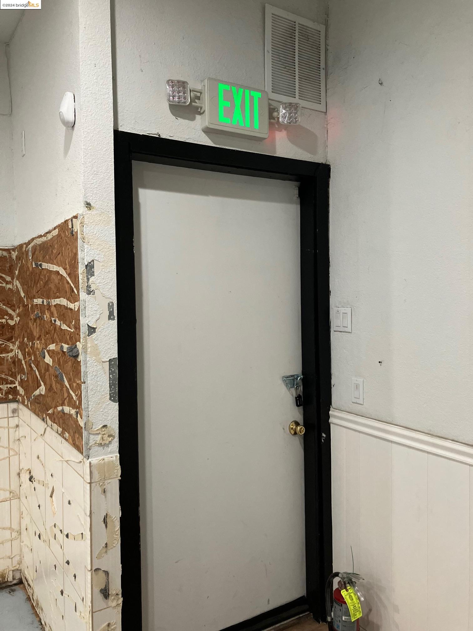 Detail Gallery Image 14 of 15 For 301 8th St, Oakland,  CA 94607 - – Beds | – Baths