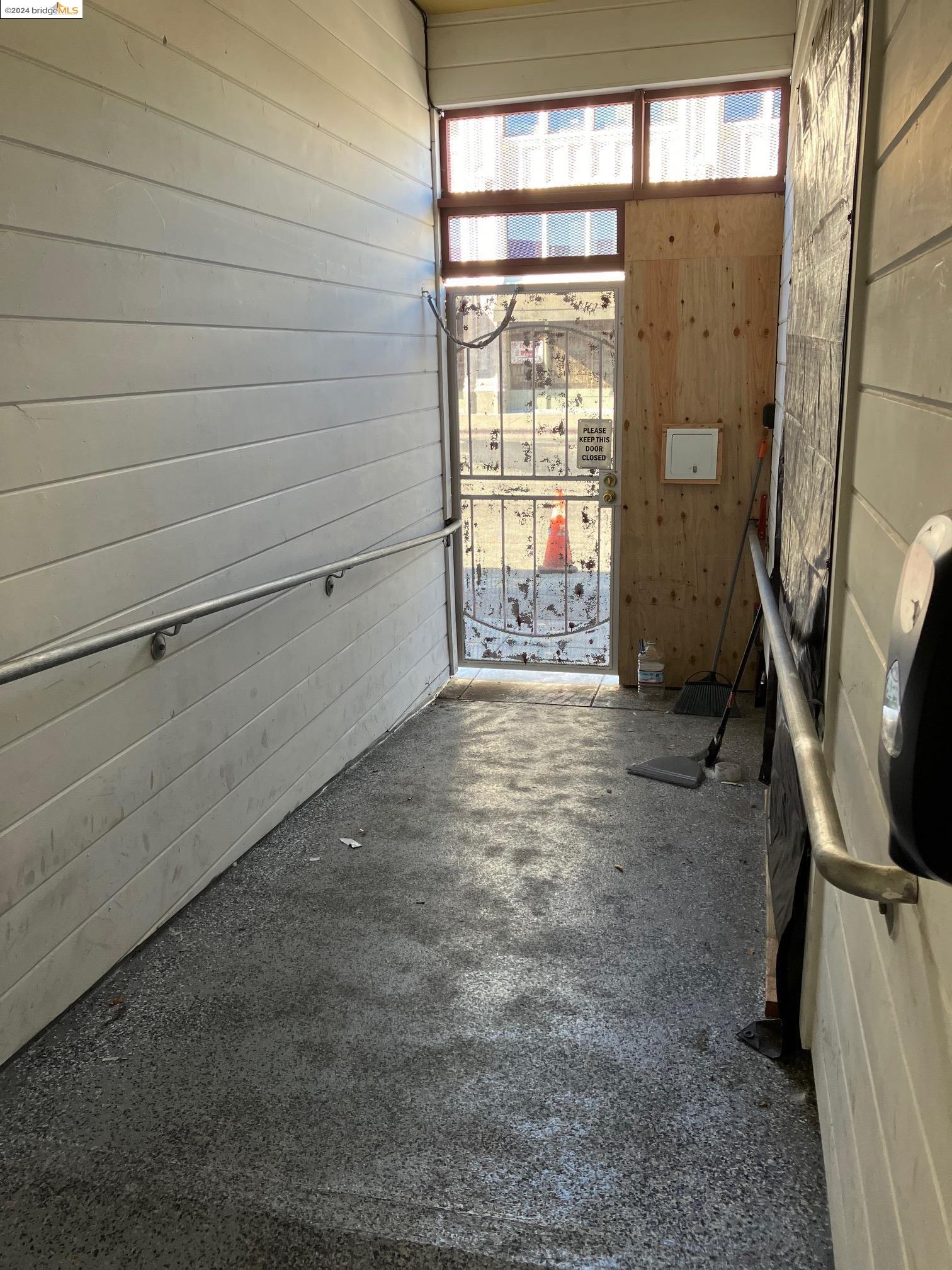Detail Gallery Image 8 of 15 For 301 8th St, Oakland,  CA 94607 - – Beds | – Baths