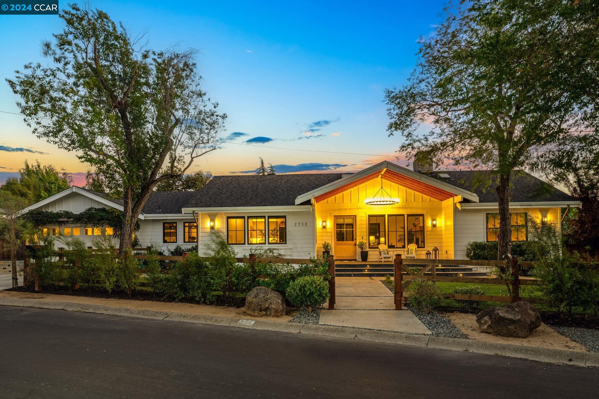 Detail Gallery Image 1 of 1 For 2715 Kinney Dr, Lafayette,  CA 94595 - 4 Beds | 3 Baths