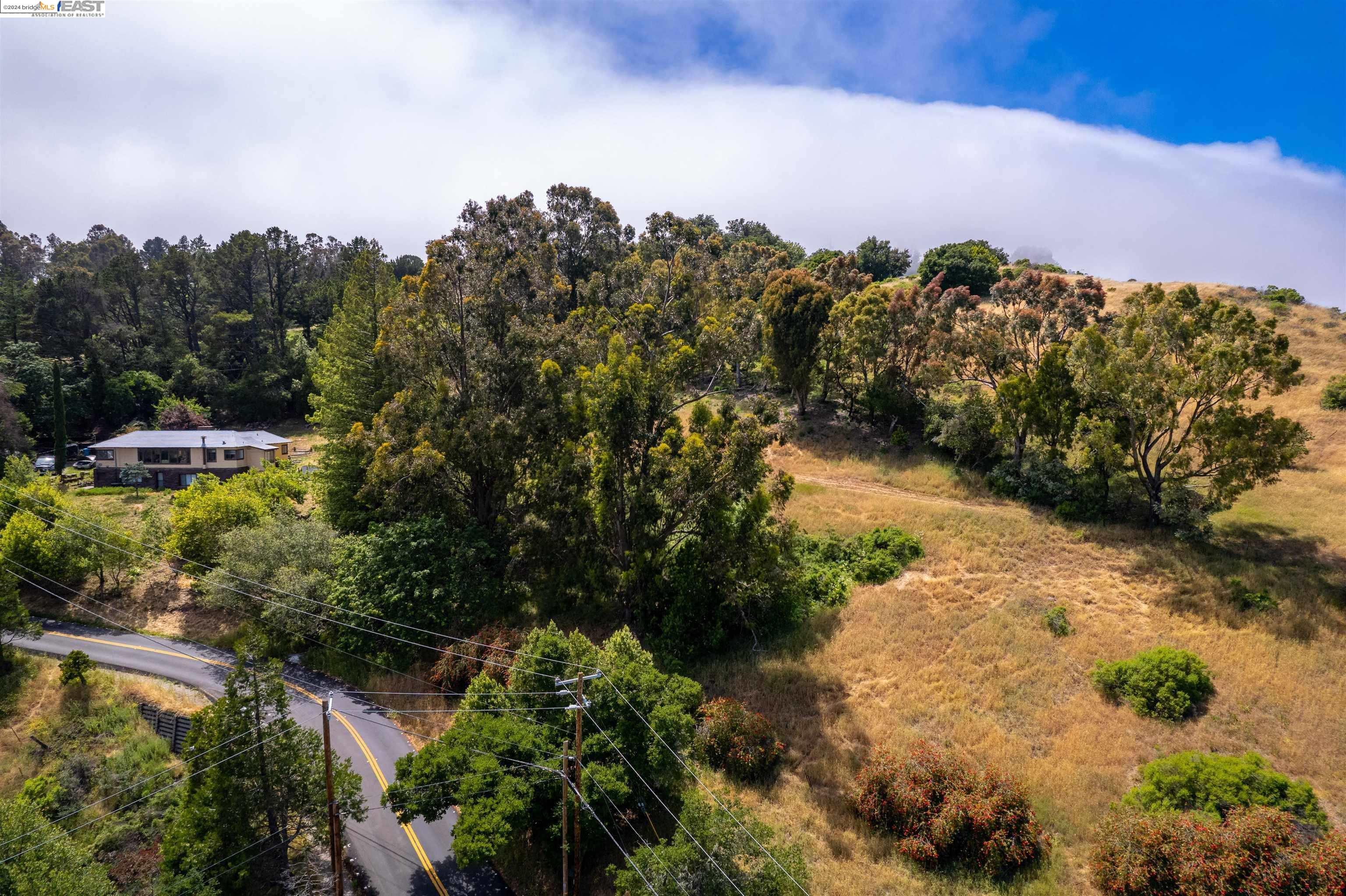 Detail Gallery Image 10 of 12 For 232 Lomas Cantadas, Orinda,  CA 94563 - – Beds | – Baths