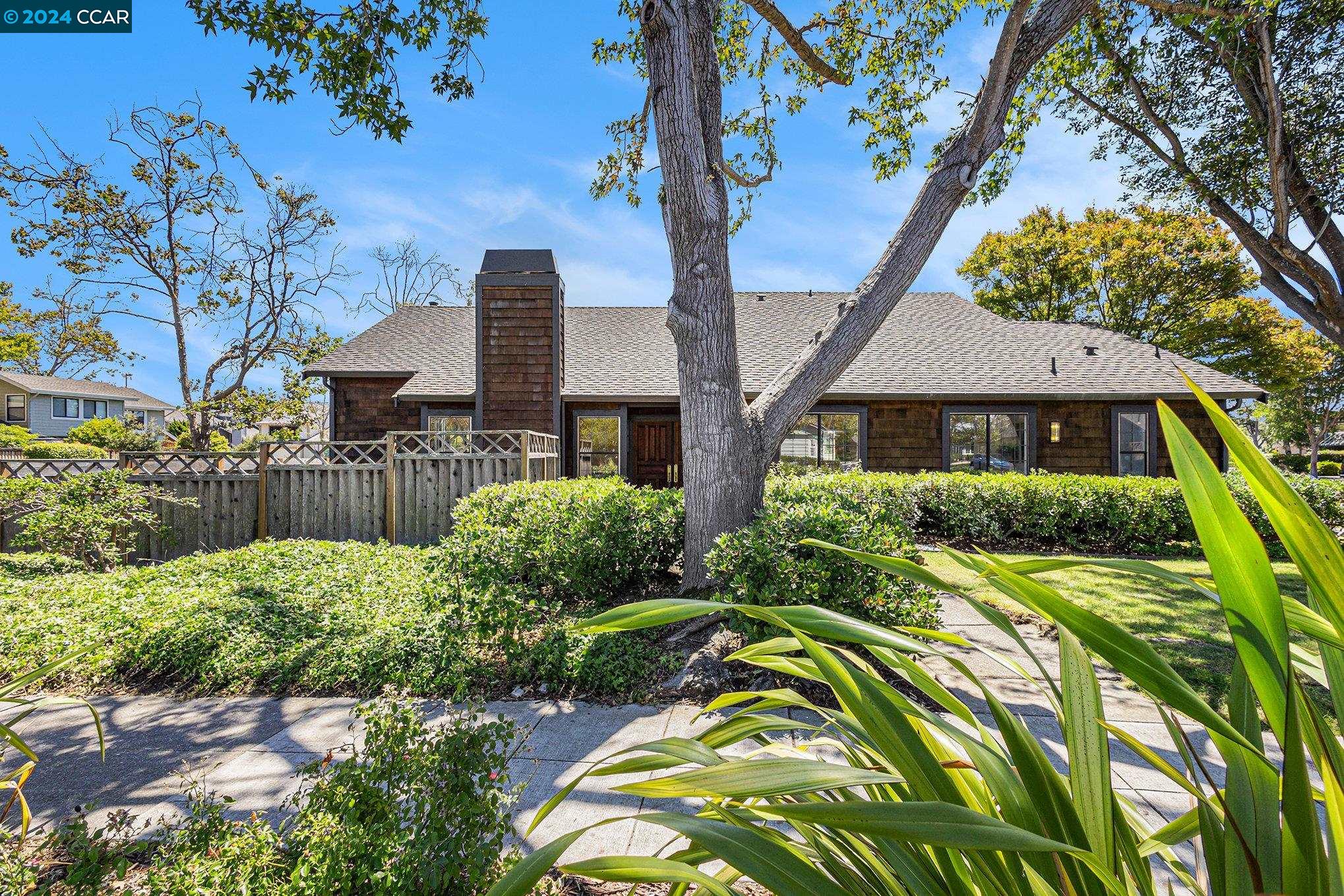 Detail Gallery Image 1 of 1 For 230 Basinside Way, Alameda,  CA 94502 - 3 Beds | 2 Baths