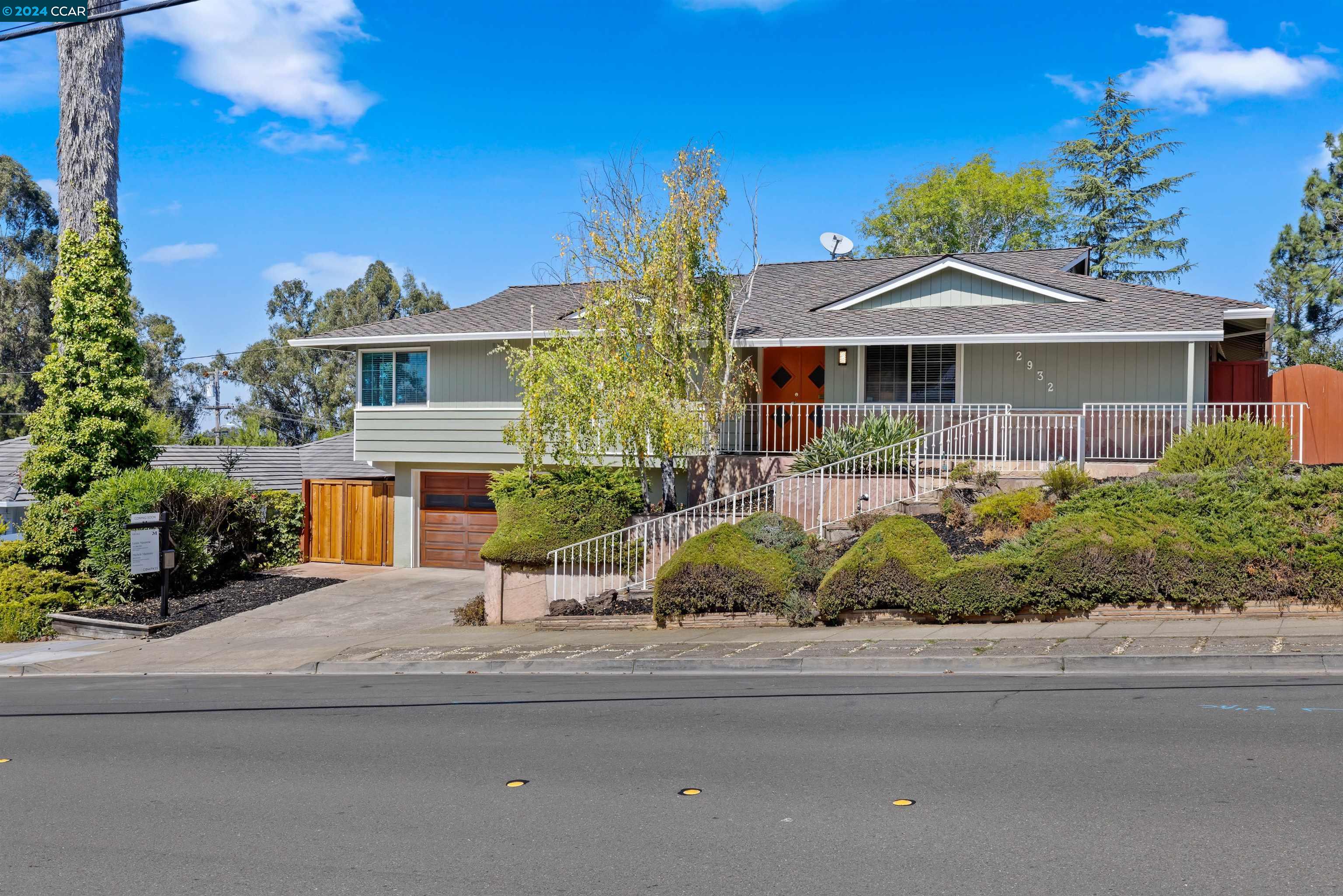 Detail Gallery Image 1 of 1 For 2932 Oakes Drive, Hayward,  CA 94542 - 4 Beds | 2 Baths