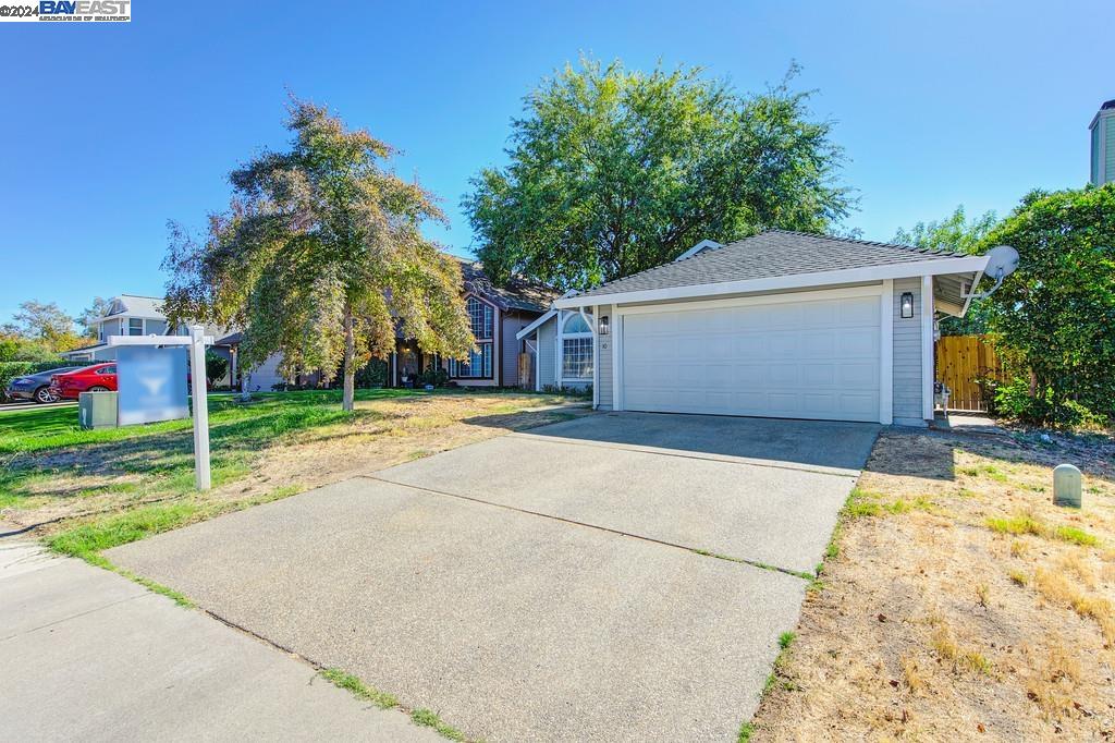 Detail Gallery Image 7 of 39 For 10 Fig Leaf Ct, Sacramento,  CA 95838 - 3 Beds | 2 Baths