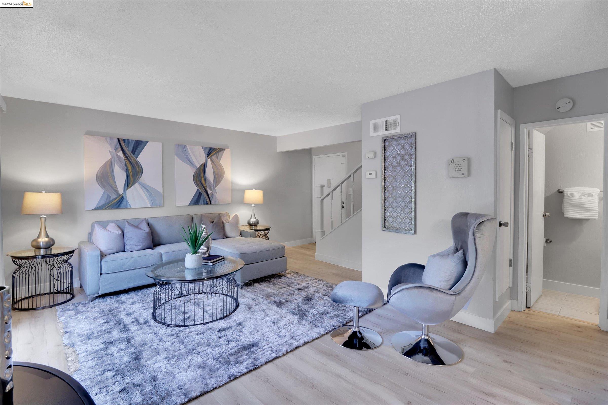 More Details about MLS # 41074113 : 2043 SIERRA RD # 3