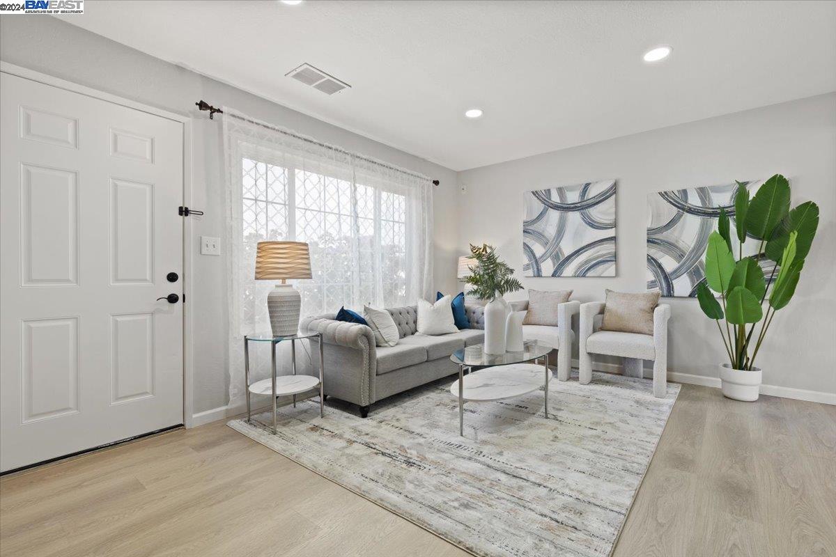 Photo #2: 41074121 Listing 