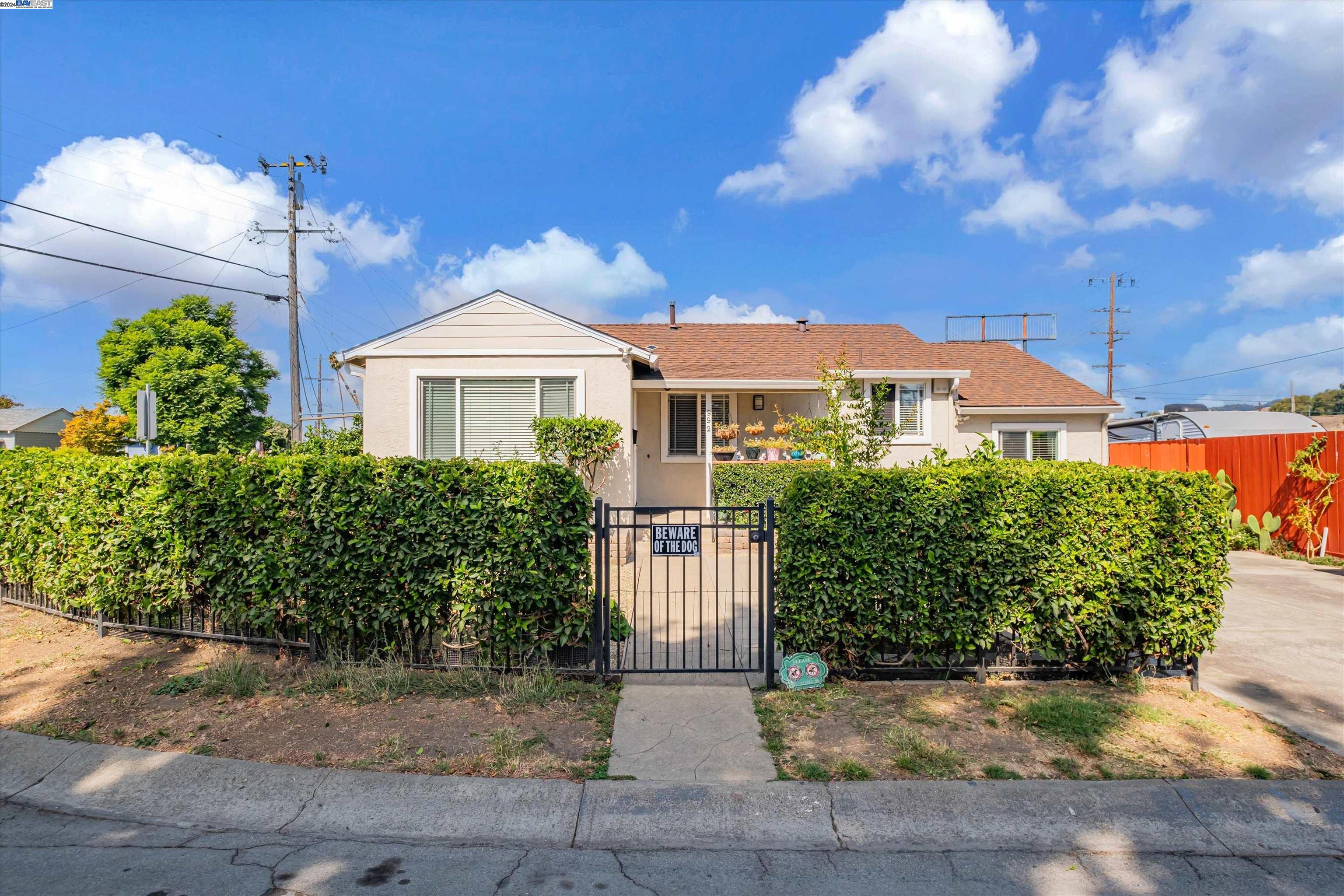 Detail Gallery Image 1 of 1 For 992 Paradise Blvd, Hayward,  CA 94541 - 2 Beds | 1/1 Baths