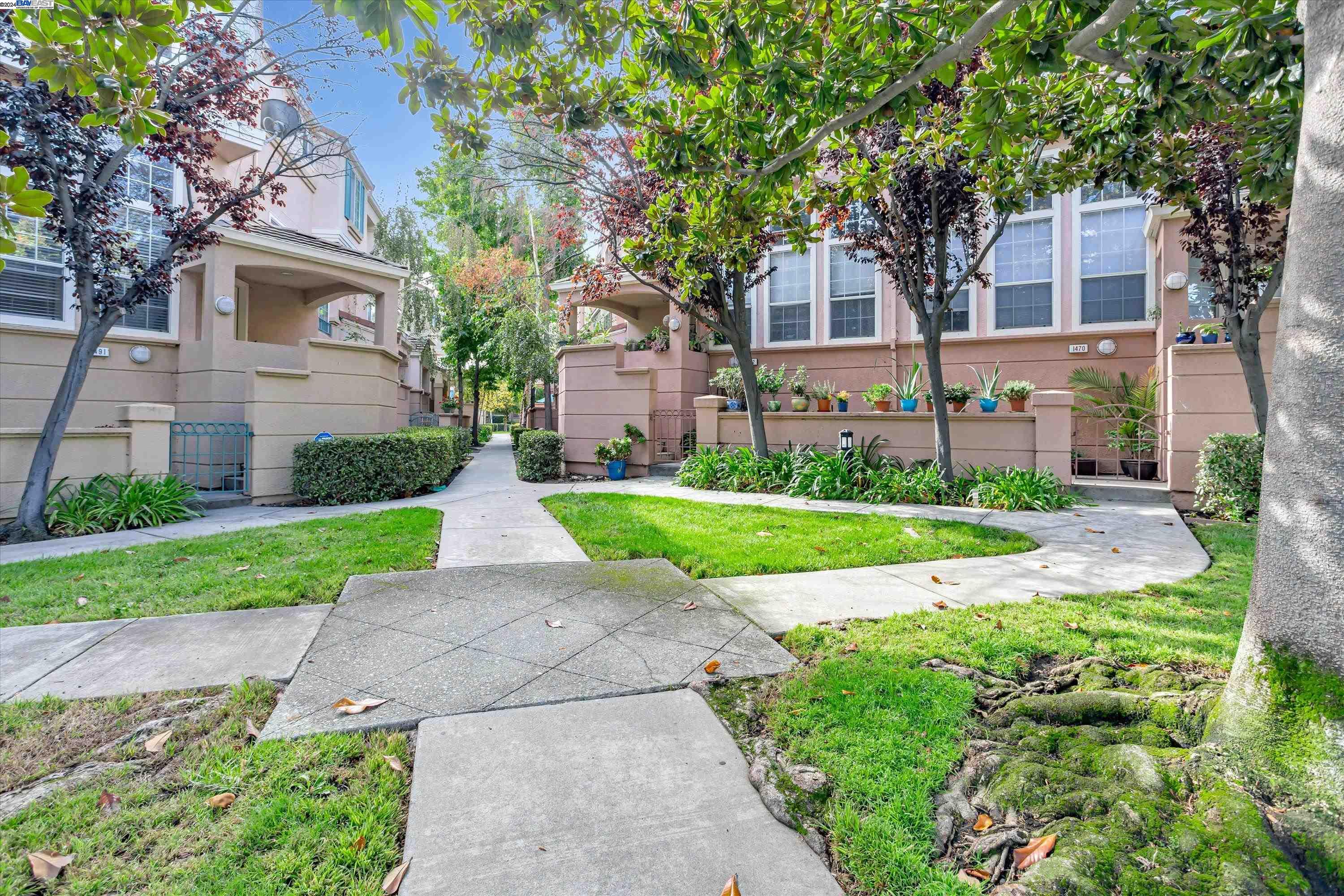 Detail Gallery Image 1 of 1 For 1476 Los Buellis Way, Milpitas,  CA 95035 - 2 Beds | 2/1 Baths