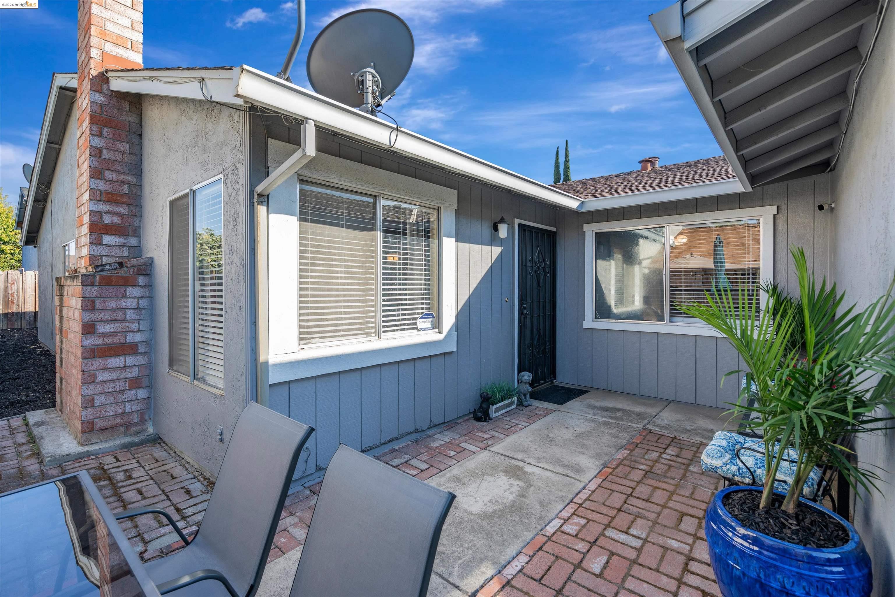 Detail Gallery Image 1 of 1 For 2219 Dogwood Way, Antioch,  CA 94509 - 3 Beds | 2 Baths