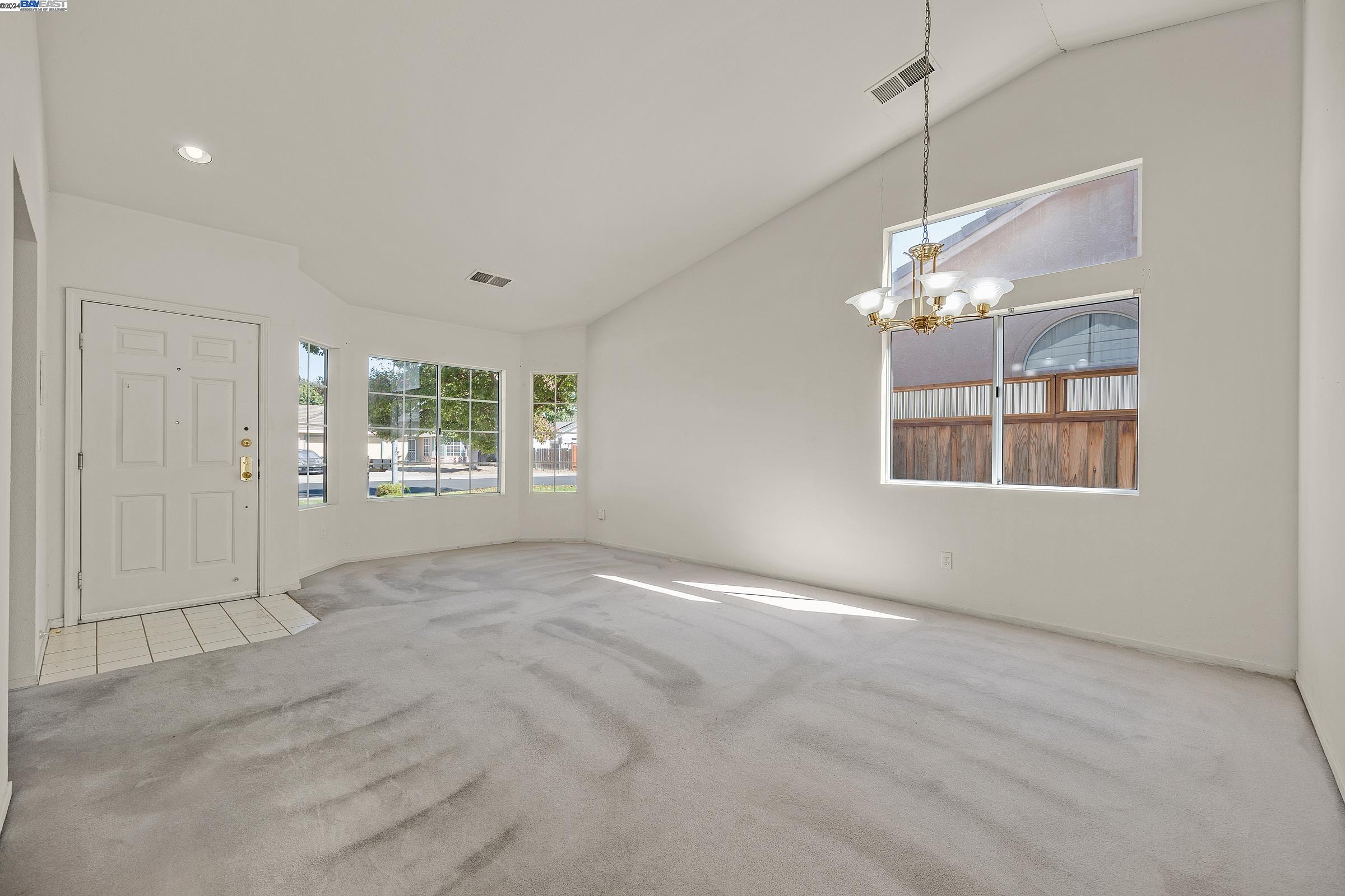 Detail Gallery Image 7 of 31 For 595 Valley Green Dr, Brentwood,  CA 94513 - 4 Beds | 2 Baths