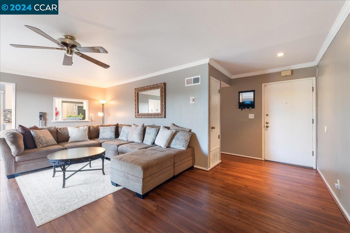 Photo #5: 41074311 Listing 