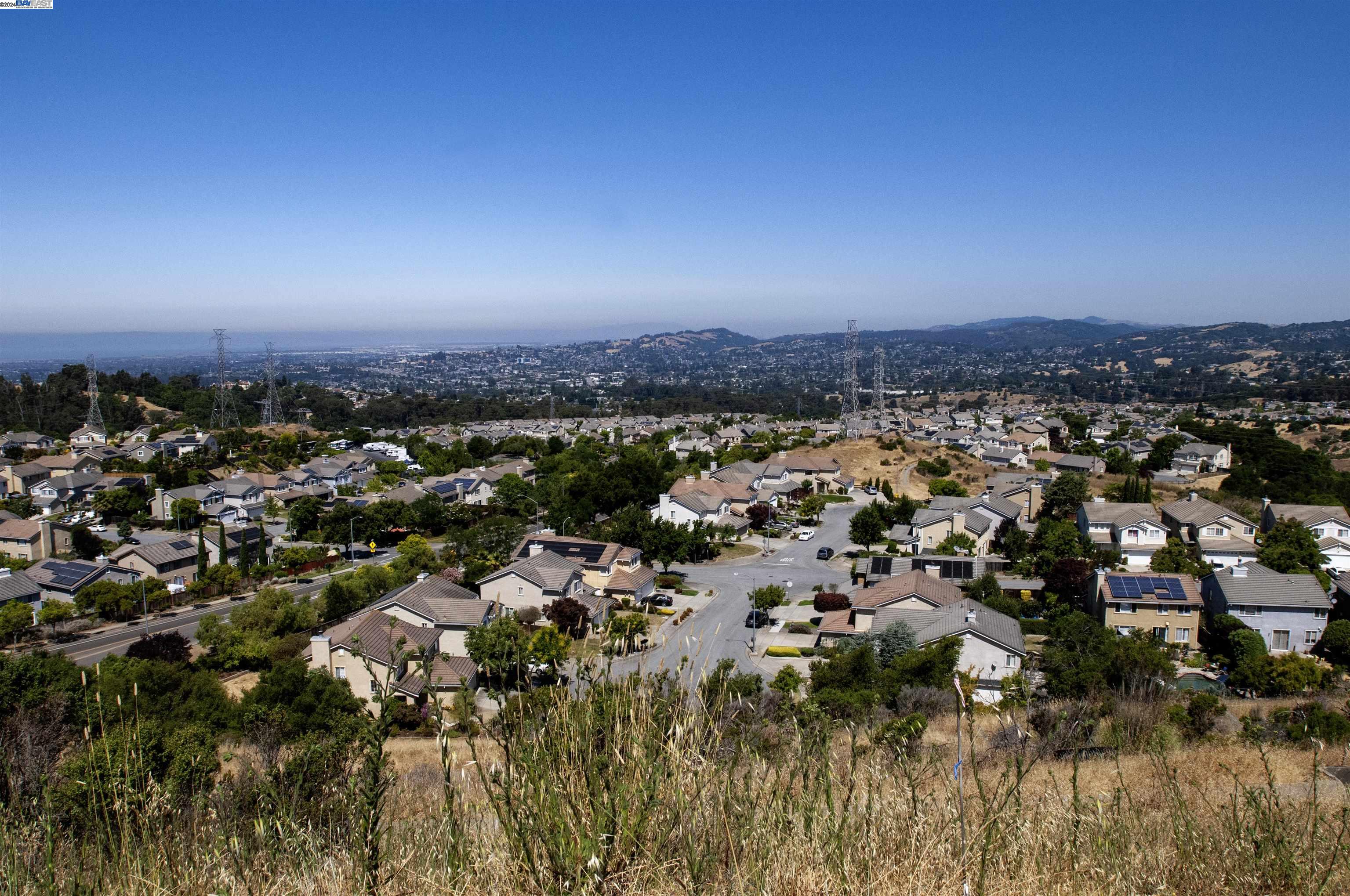 Detail Gallery Image 4 of 5 For 5360 Hilltop Road, Castro Valley,  CA 94546 - 5 Beds | 4/1 Baths