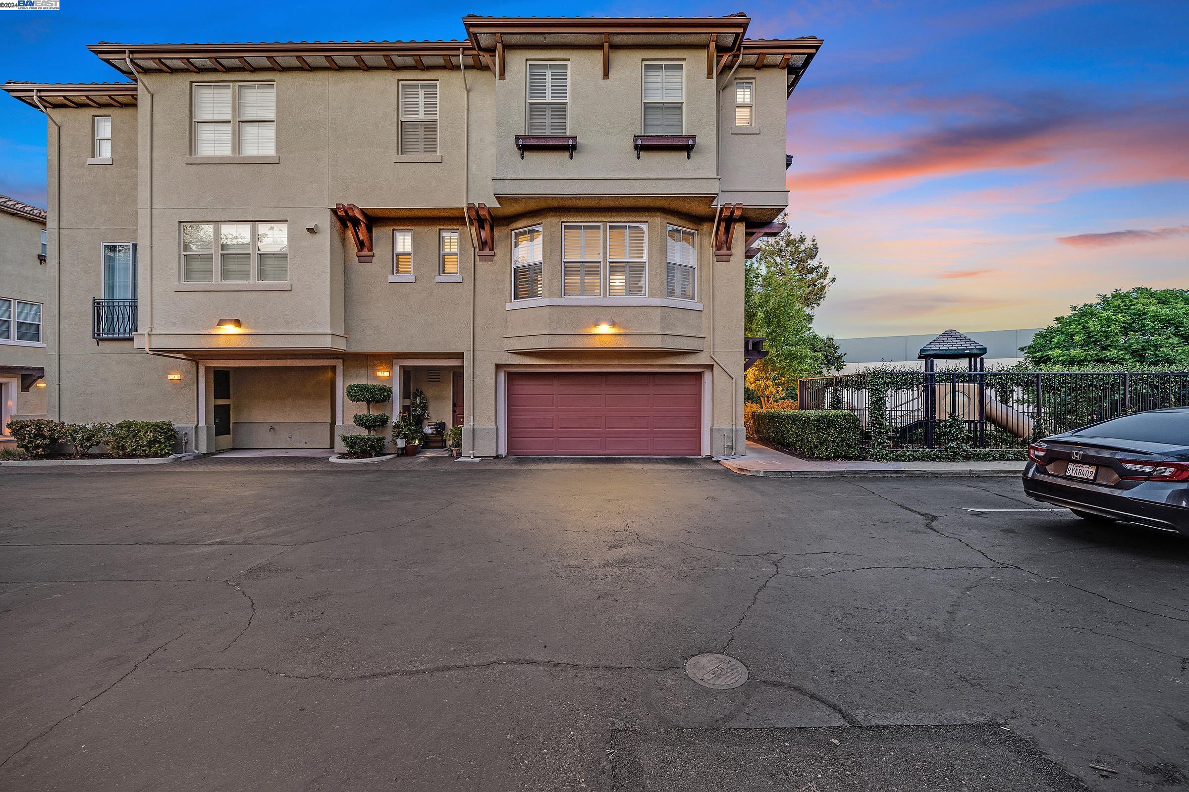 More Details about MLS # 41074388 : 56 PICASSO CT