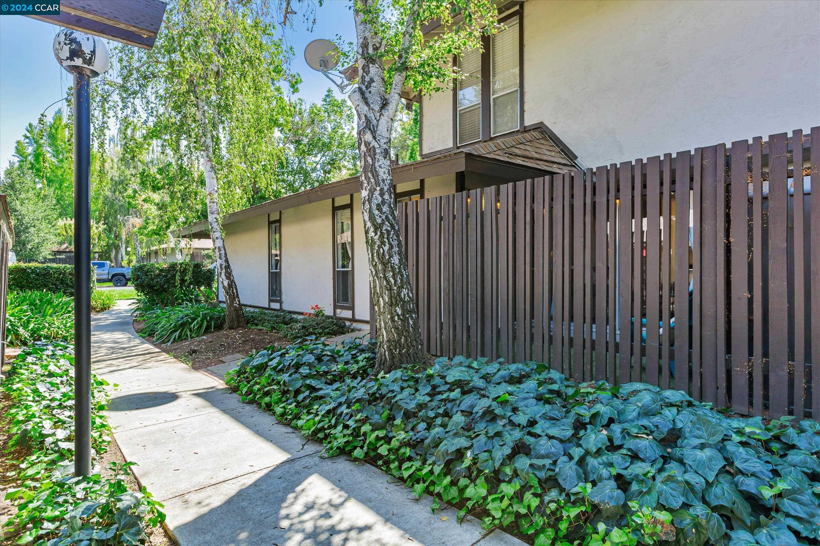 Photo #2: 41074412 Listing 