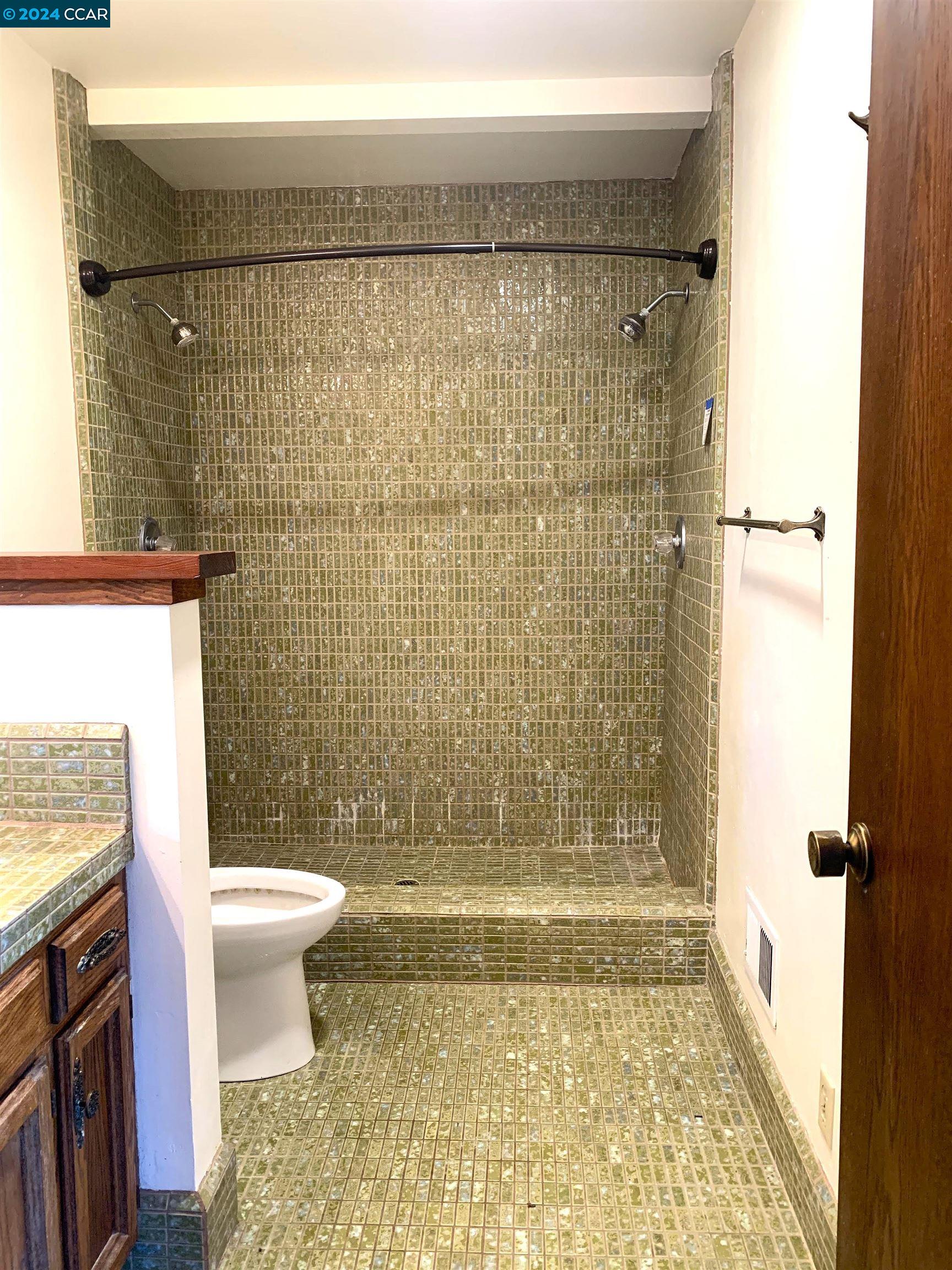 Detail Gallery Image 19 of 30 For 29 Anton Way, Novato,  CA 94945 - 5 Beds | 4 Baths