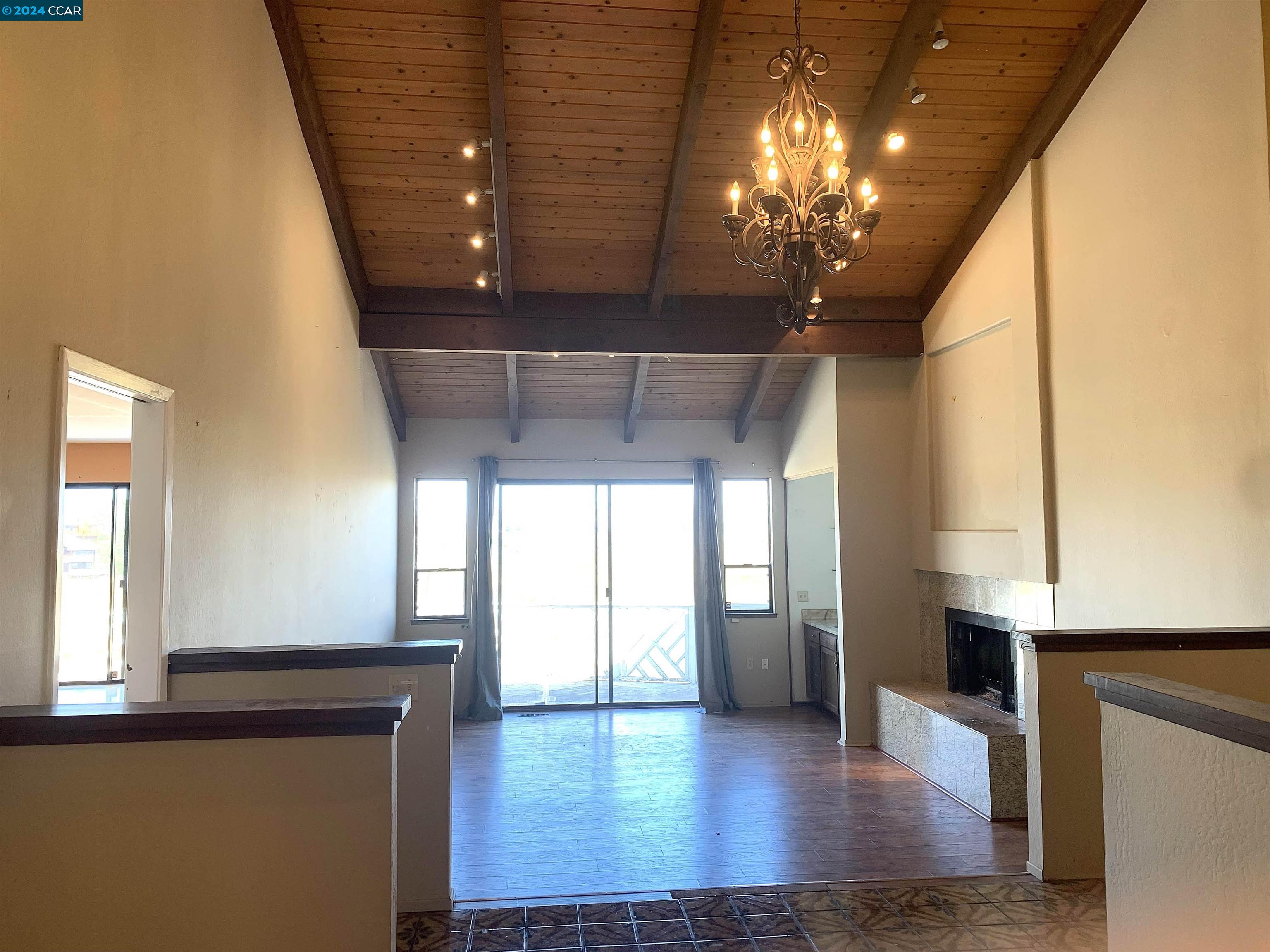 Detail Gallery Image 5 of 30 For 29 Anton Way, Novato,  CA 94945 - 5 Beds | 4 Baths
