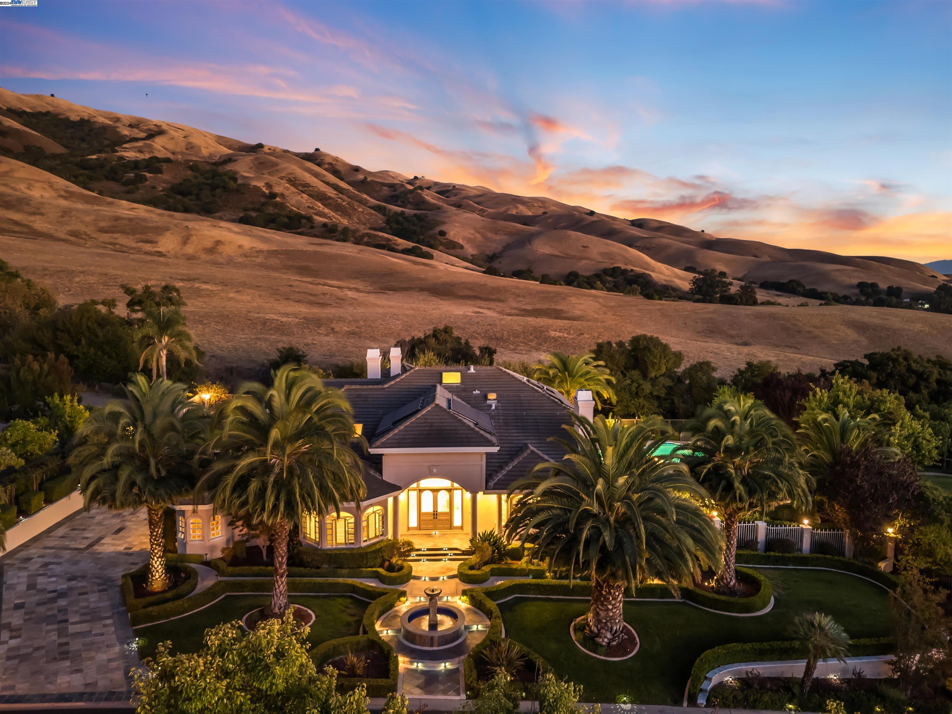Detail Gallery Image 1 of 1 For 2765 Grapevine Ter, Fremont,  CA 94539 - 4 Beds | 4/1 Baths