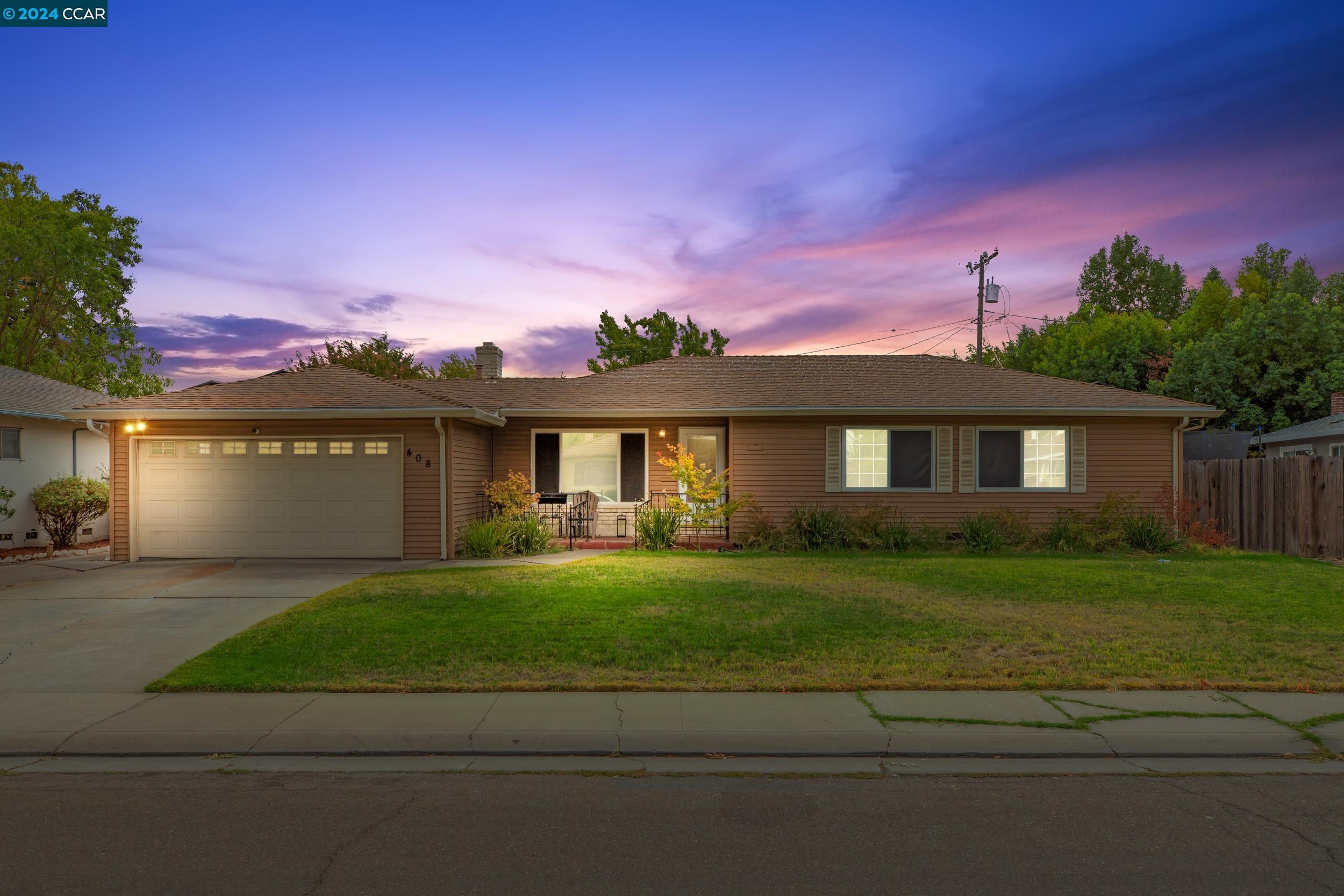 Detail Gallery Image 2 of 28 For 408 Marc Ave, Stockton,  CA 95207 - 4 Beds | 2 Baths