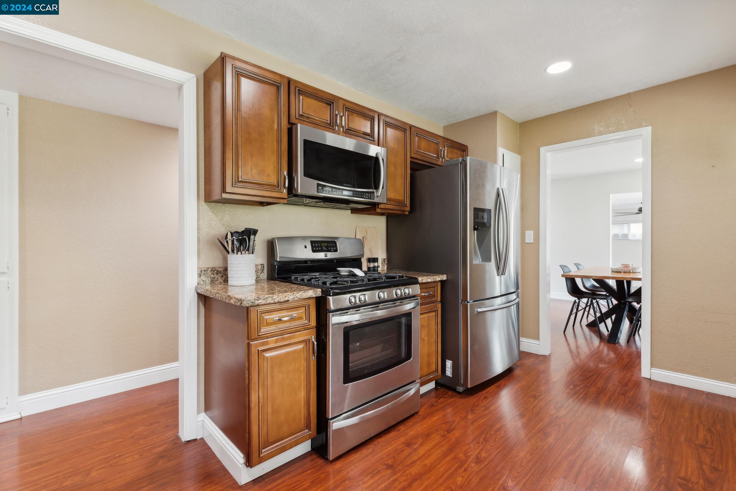 Detail Gallery Image 13 of 28 For 408 Marc Ave, Stockton,  CA 95207 - 4 Beds | 2 Baths