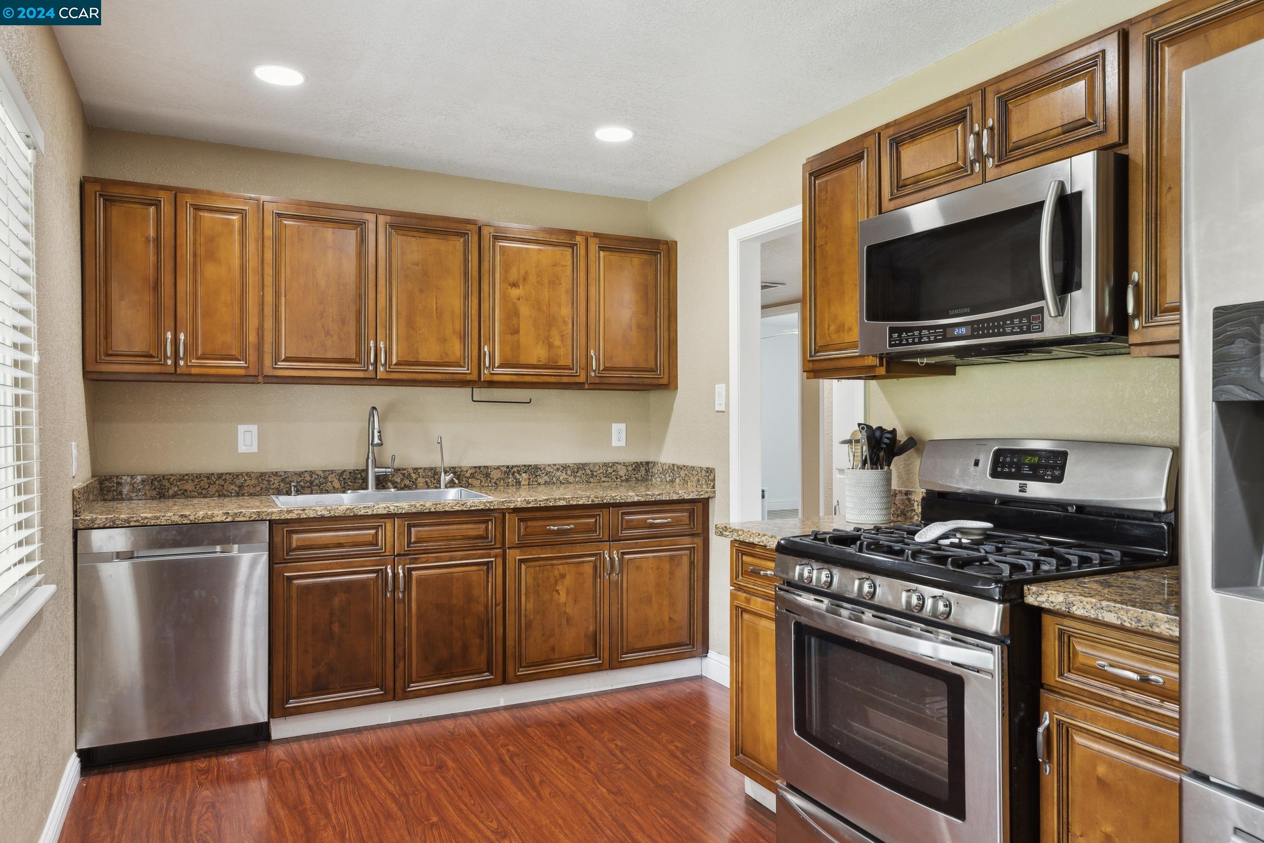 Detail Gallery Image 15 of 28 For 408 Marc Ave, Stockton,  CA 95207 - 4 Beds | 2 Baths