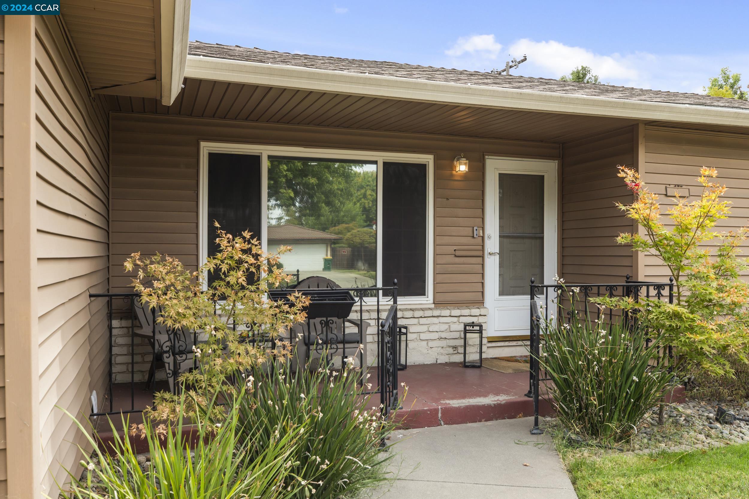 Detail Gallery Image 5 of 28 For 408 Marc Ave, Stockton,  CA 95207 - 4 Beds | 2 Baths