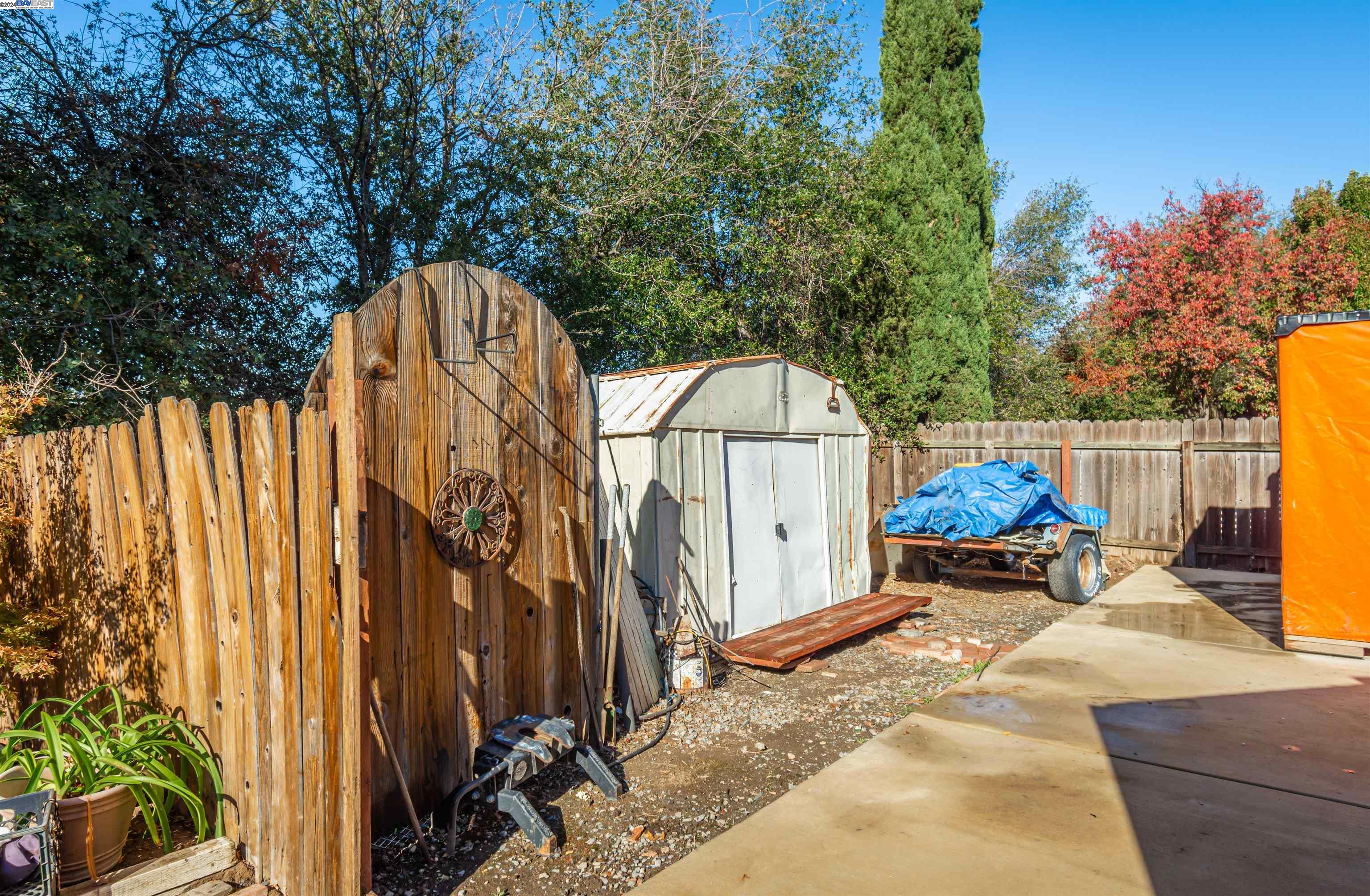 Detail Gallery Image 38 of 45 For 6300 Ironbark Ct, Citrus Heights,  CA 95621 - 4 Beds | 2 Baths