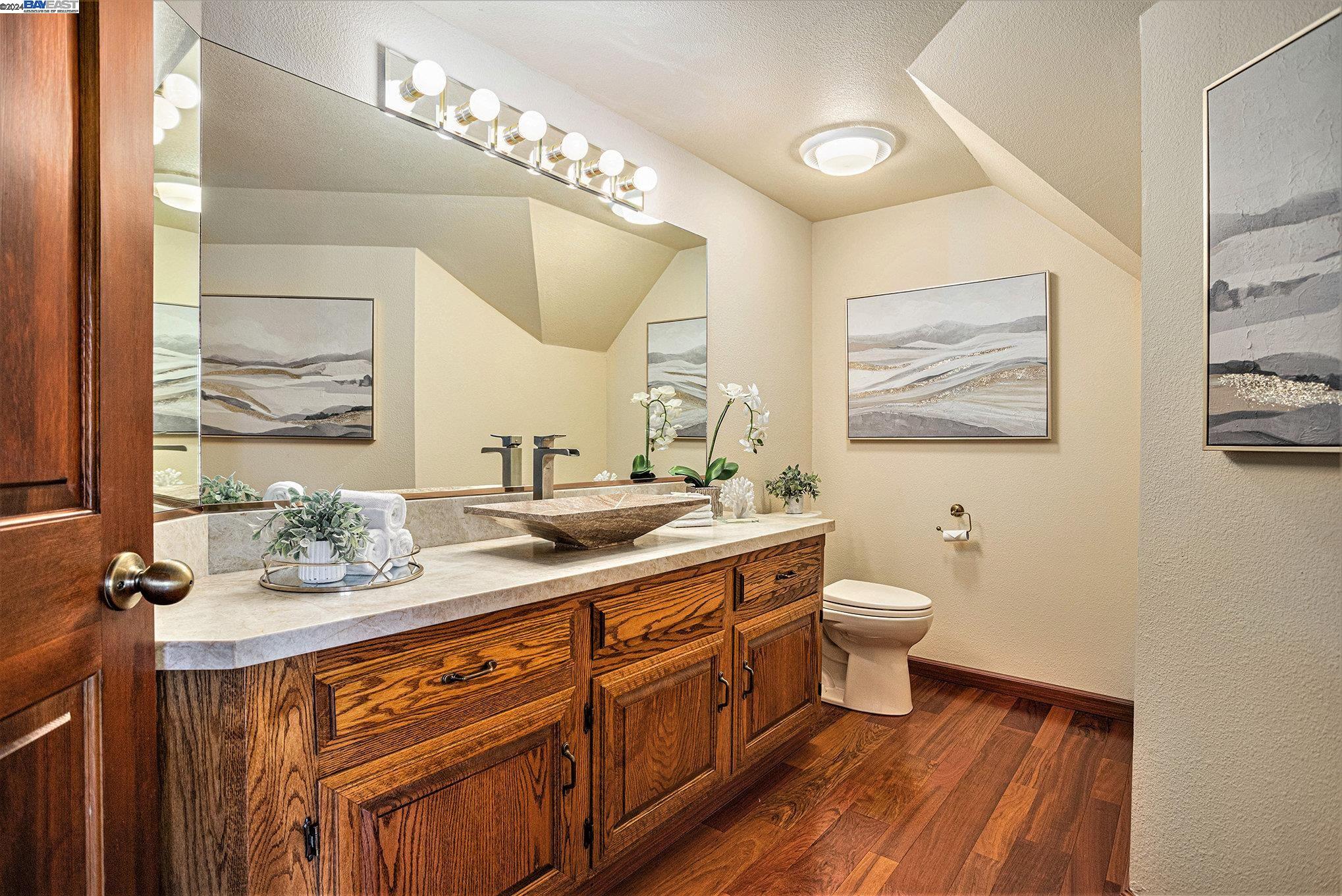 Detail Gallery Image 26 of 54 For 17939 Center St, Castro Valley,  CA 94546 - 4 Beds | 2/1 Baths