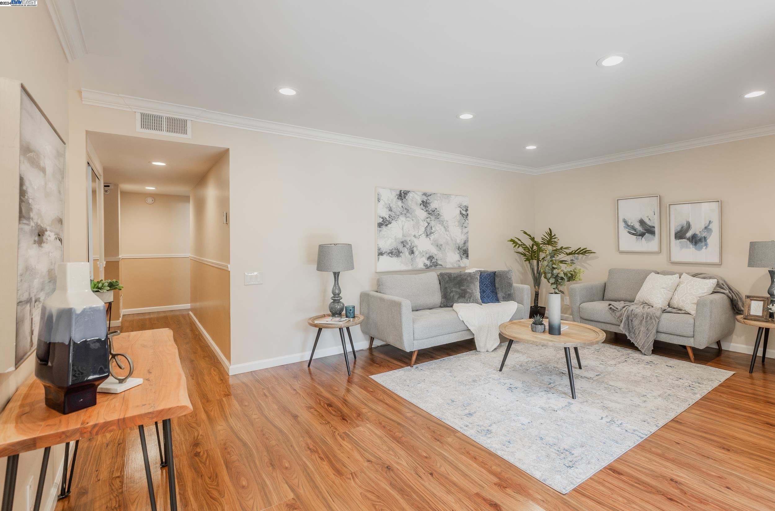 Detail Gallery Image 1 of 1 For 3320 Brittan Ave #2,  San Carlos,  CA 94070 - 2 Beds | 2 Baths