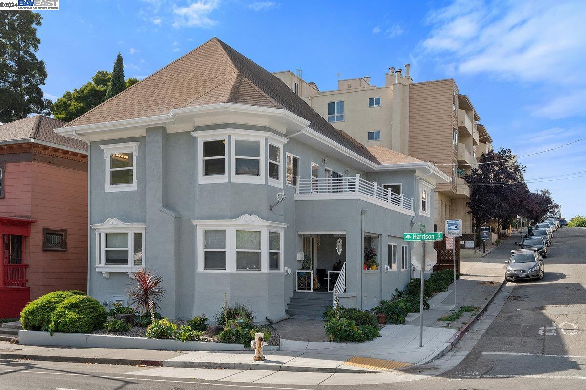 Detail Gallery Image 1 of 1 For 2731 Harrison St, Oakland,  CA 94612 - – Beds | – Baths