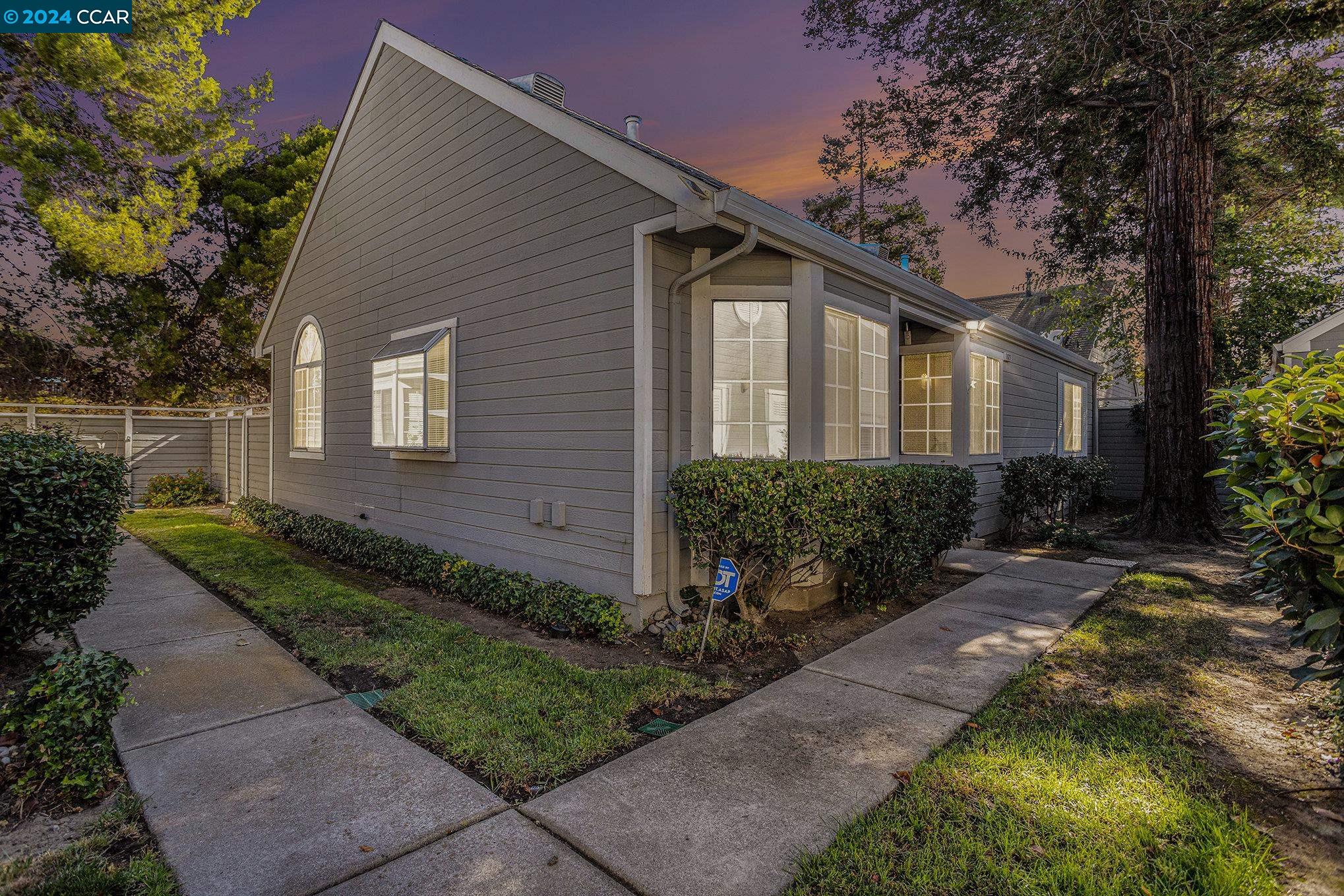 Detail Gallery Image 2 of 18 For 1627 Somerset Place, Antioch,  CA 94509 - 3 Beds | 2 Baths